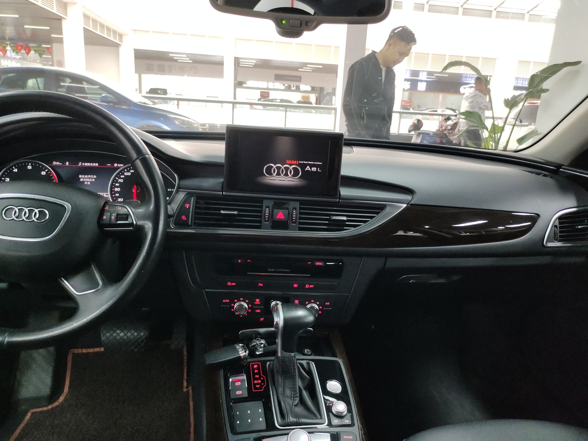 奥迪A6L 2015款 TFSI 百万纪念智领型