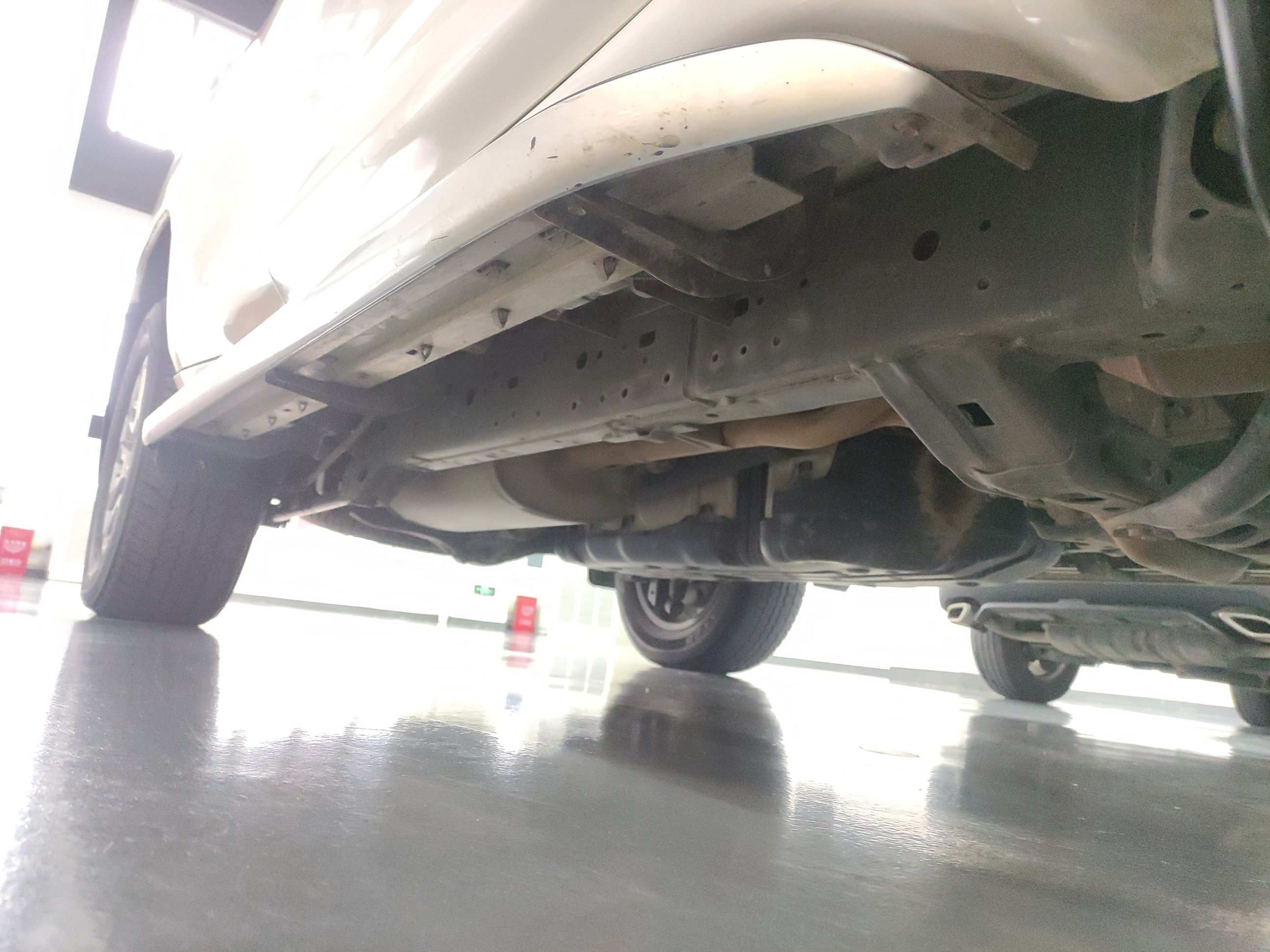 丰田 普拉多 2018款 3.5L 自动TX-L后挂备胎