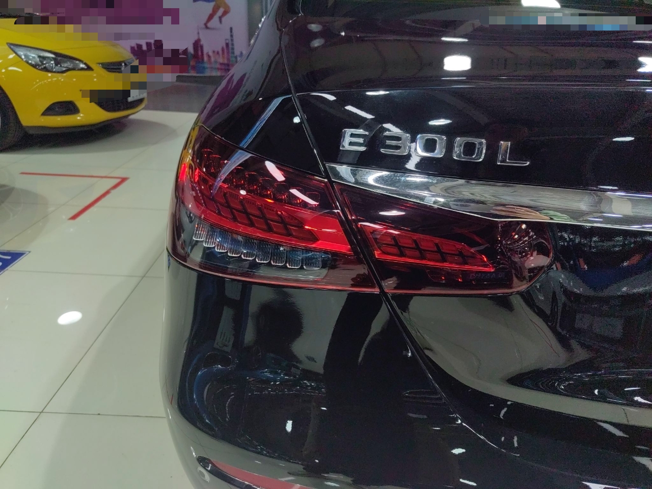 奔驰E级 2023款 E 300 L 尊贵型