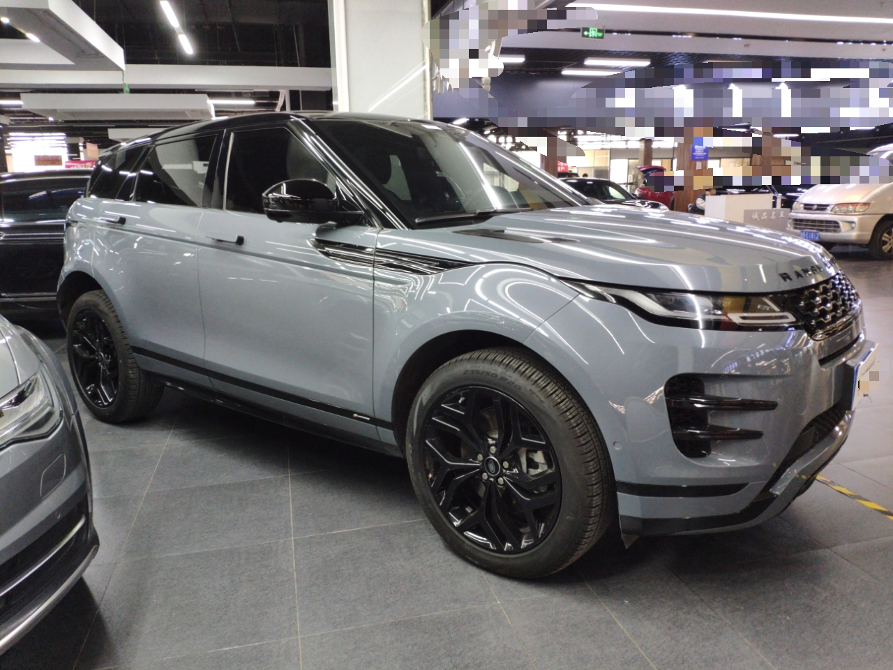 路虎 揽胜极光 2020款 249PS R-DYNAMIC S 曜黑运动科技版