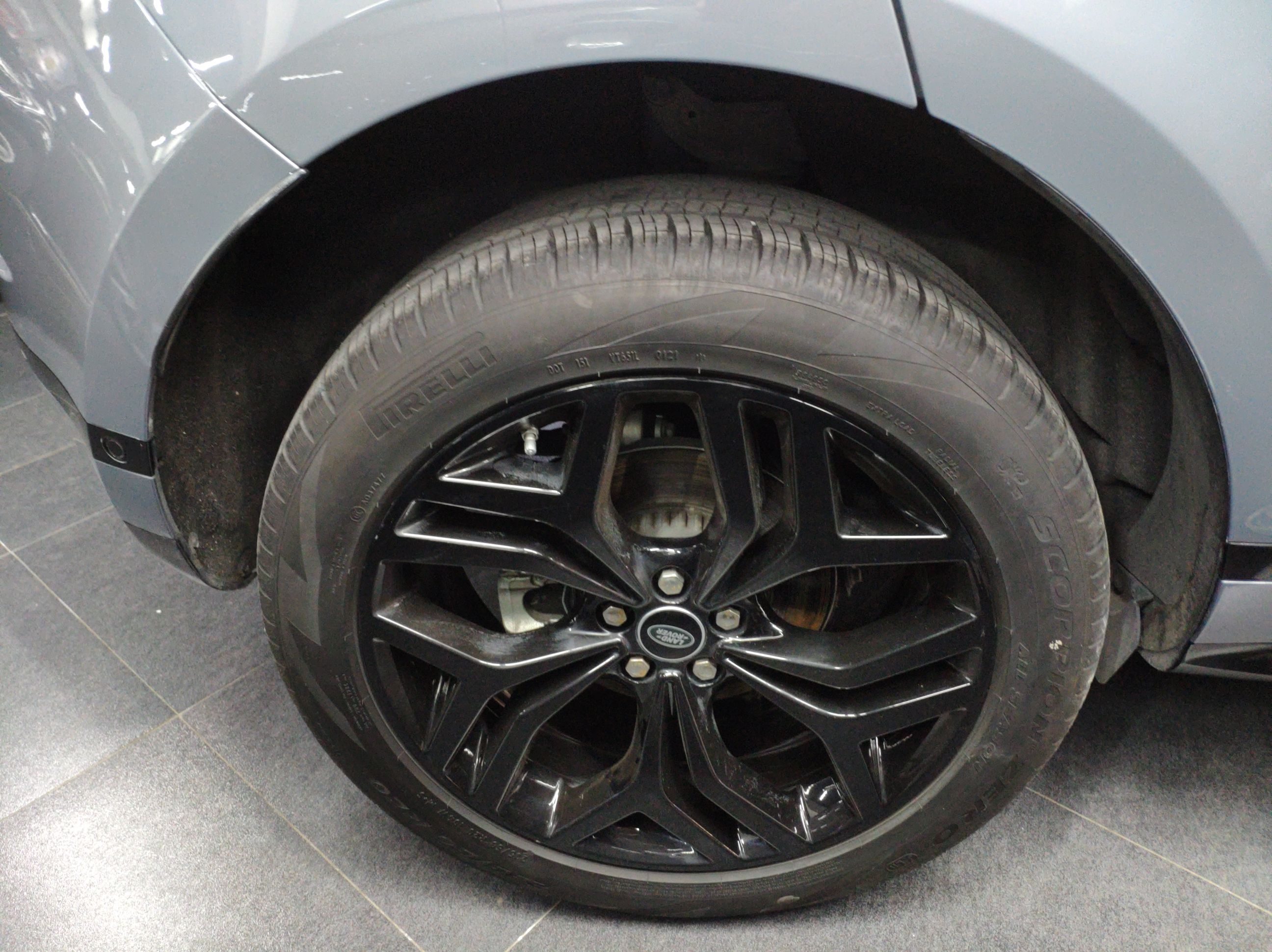 路虎 揽胜极光 2020款 249PS R-DYNAMIC S 曜黑运动科技版