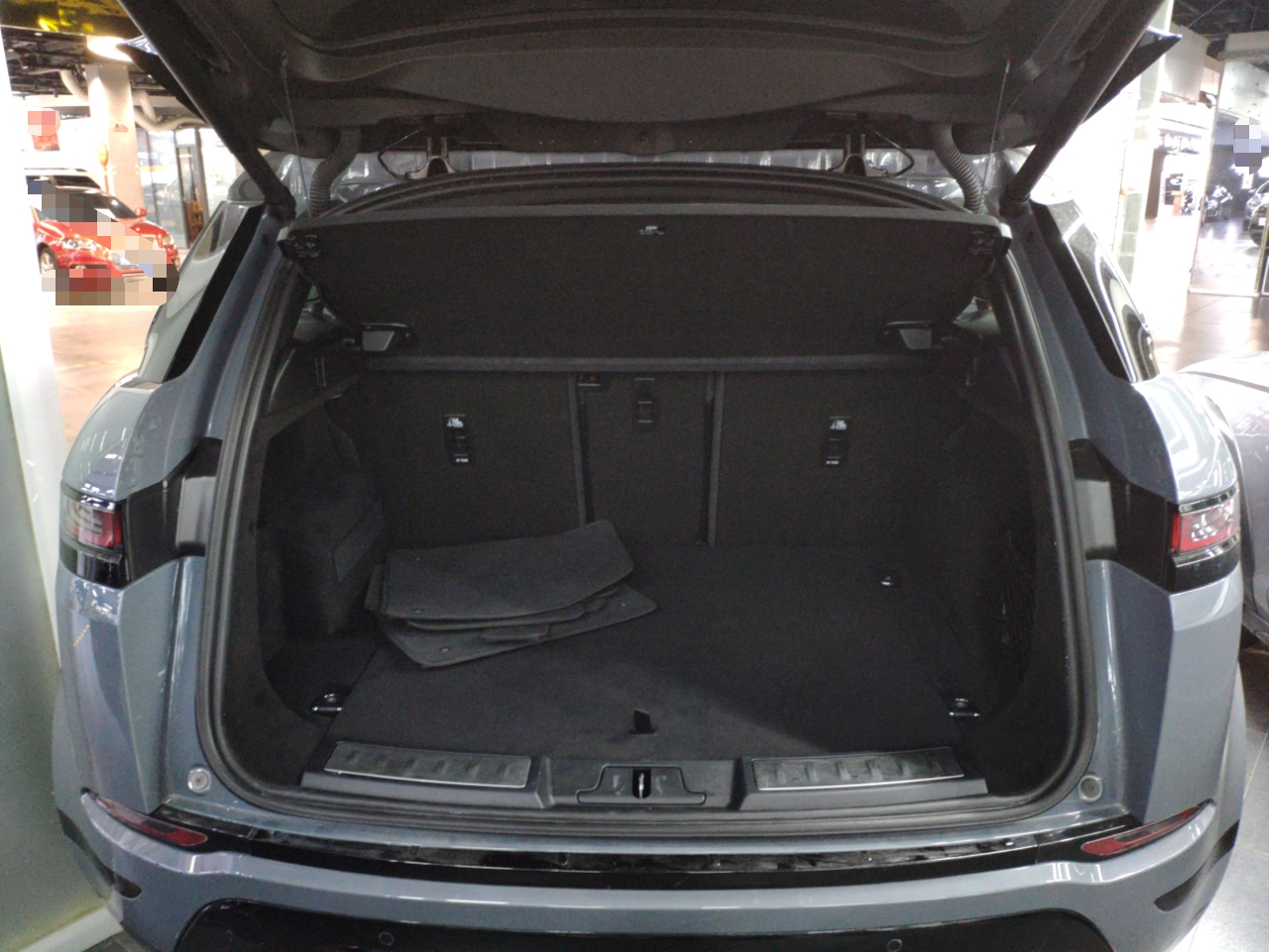 路虎 揽胜极光 2020款 249PS R-DYNAMIC S 曜黑运动科技版