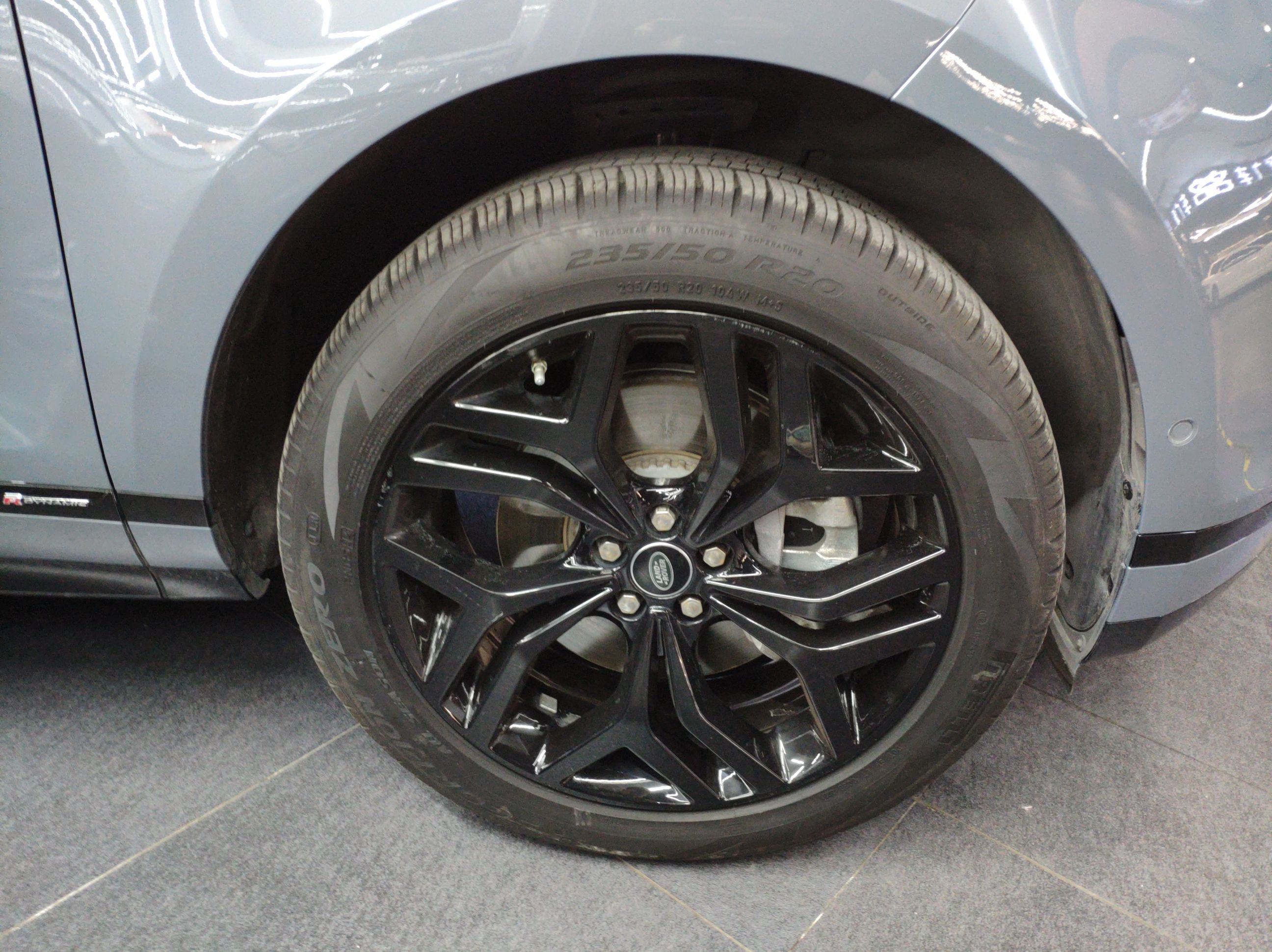 路虎 揽胜极光 2020款 249PS R-DYNAMIC S 曜黑运动科技版