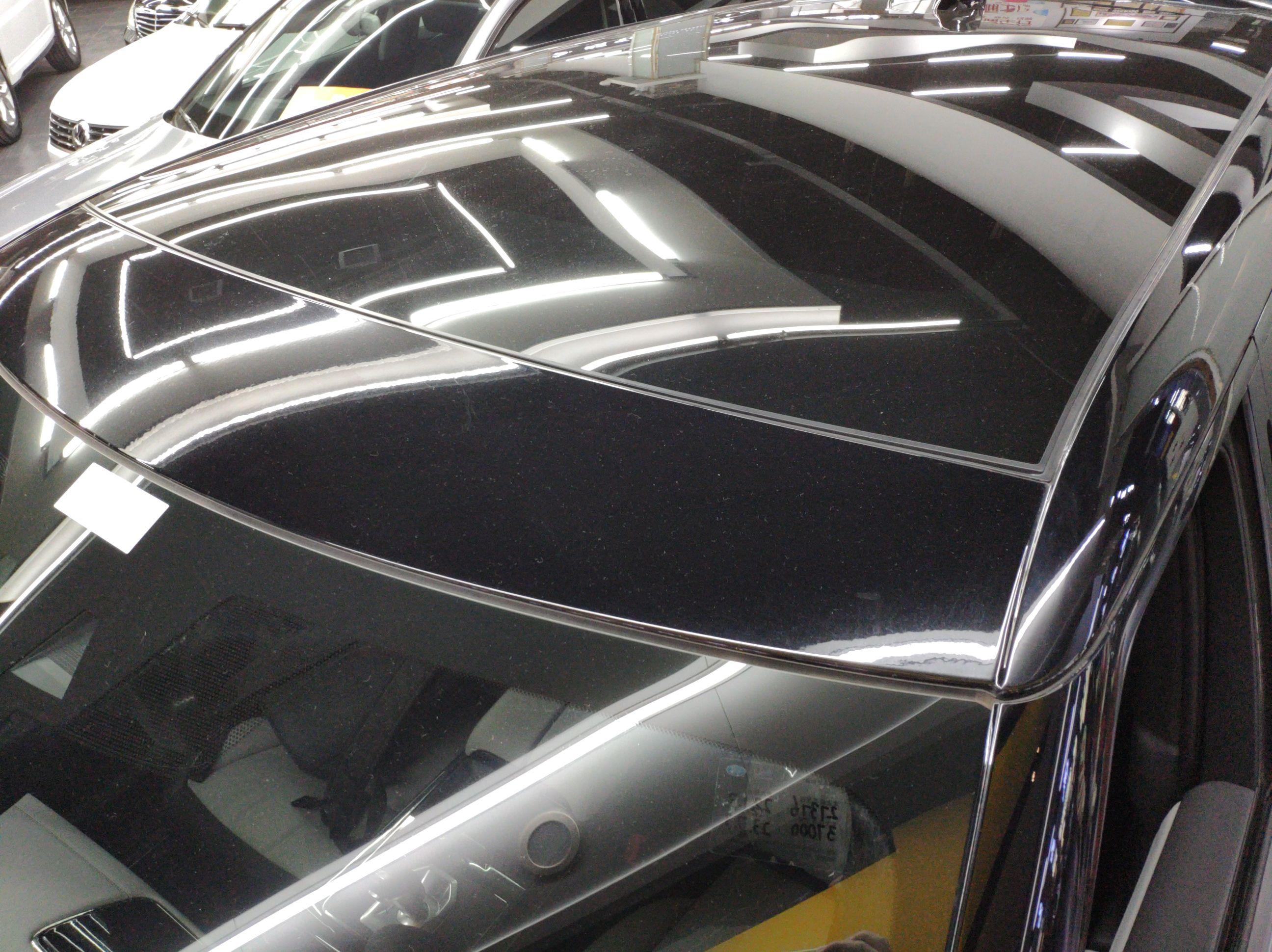 路虎 揽胜极光 2020款 249PS R-DYNAMIC S 曜黑运动科技版