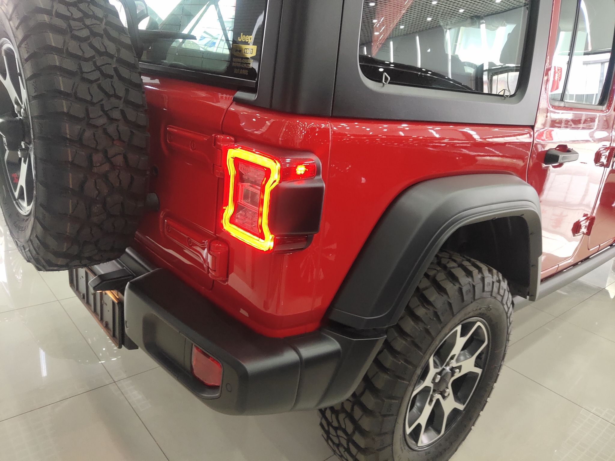 Jeep 牧马人 2021款 2.0T Rubicon 四门版(进口)