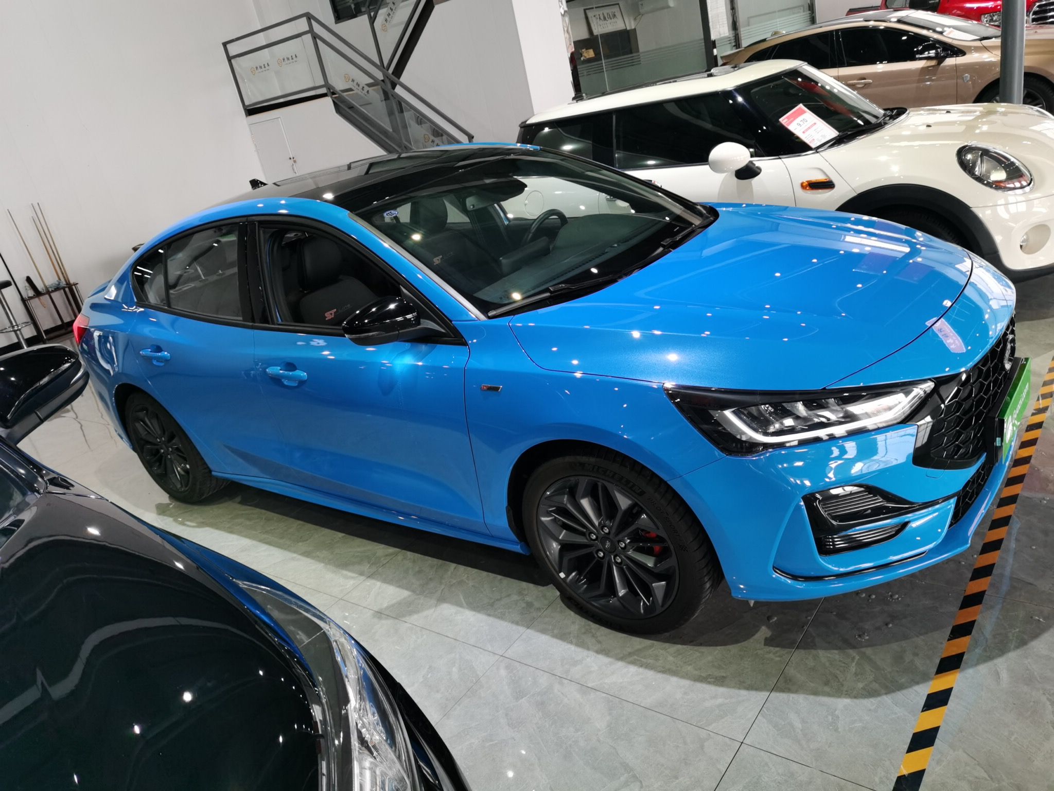 福特 福克斯 2022款 三厢 EcoBoost 180 自动ST Line