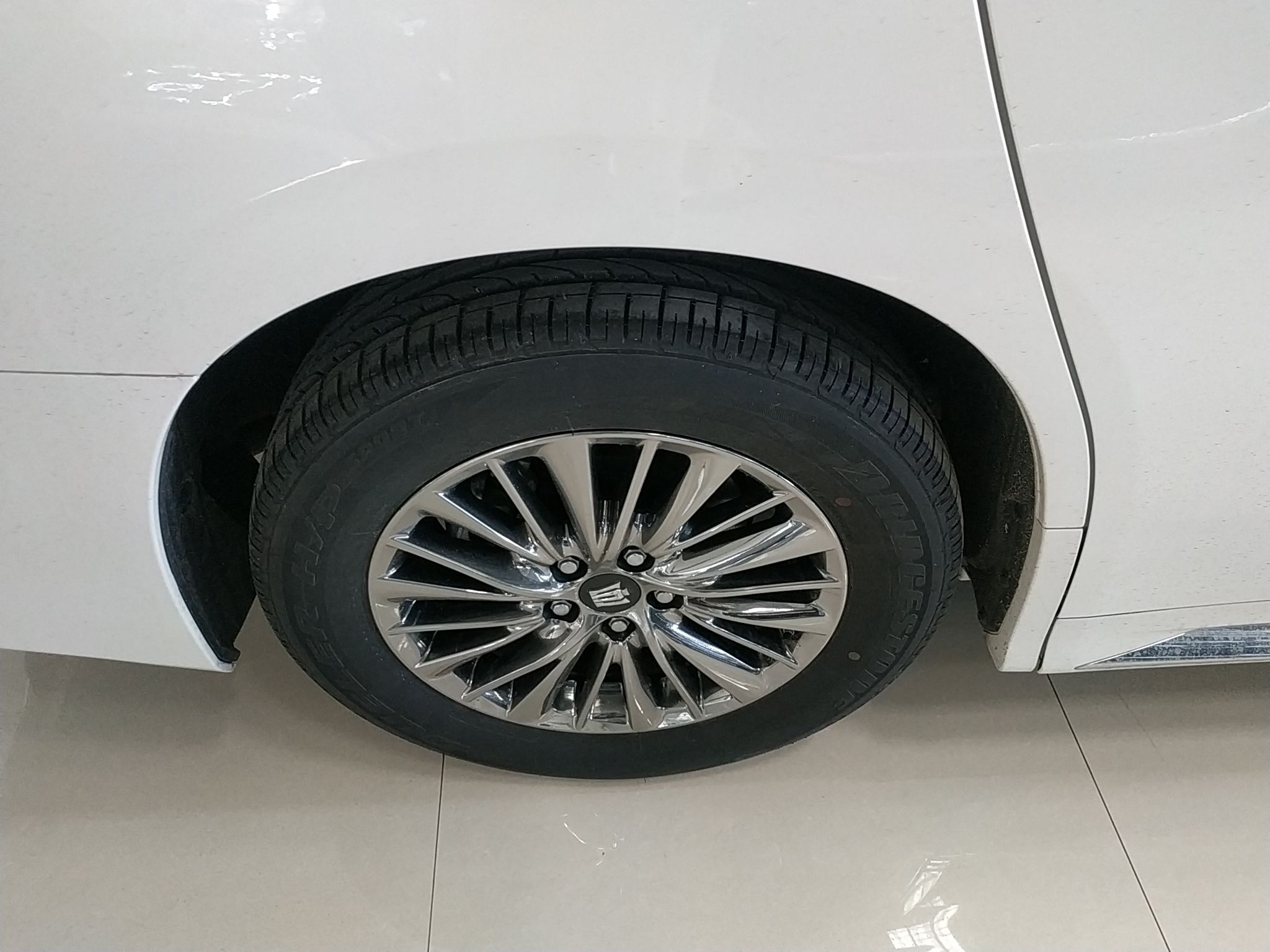 丰田 威尔法 2021款 皇冠 双擎 2.5L HV至尊版(进口)