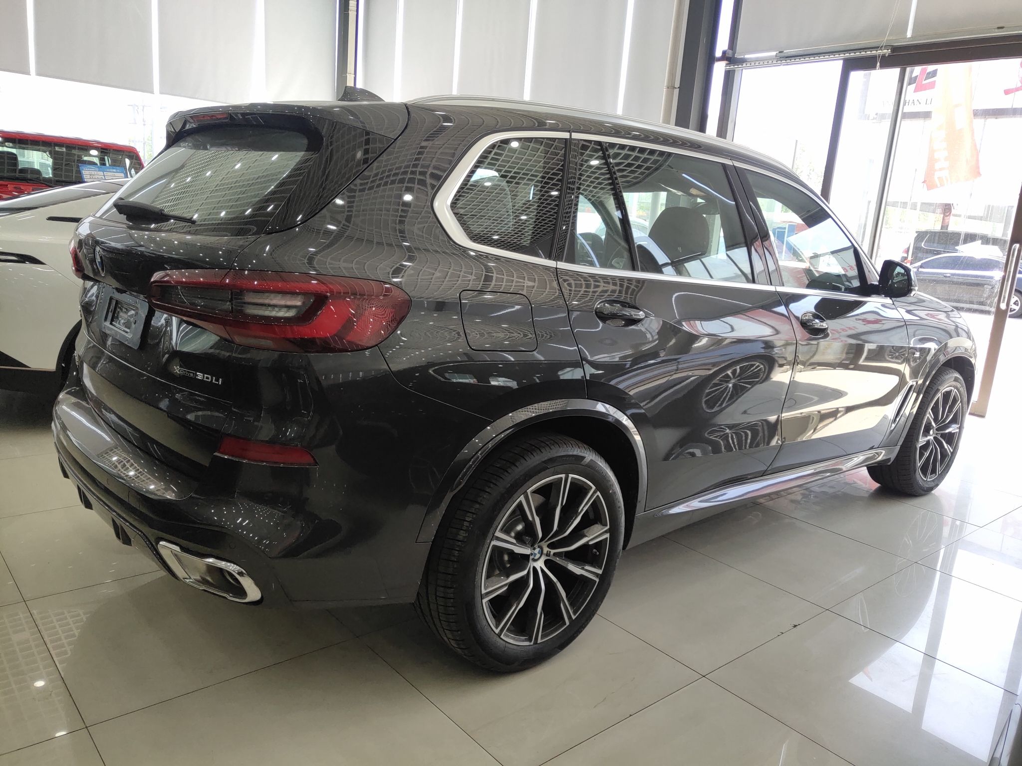 宝马X5 2022款 改款 xDrive 30Li 尊享型M运动套装