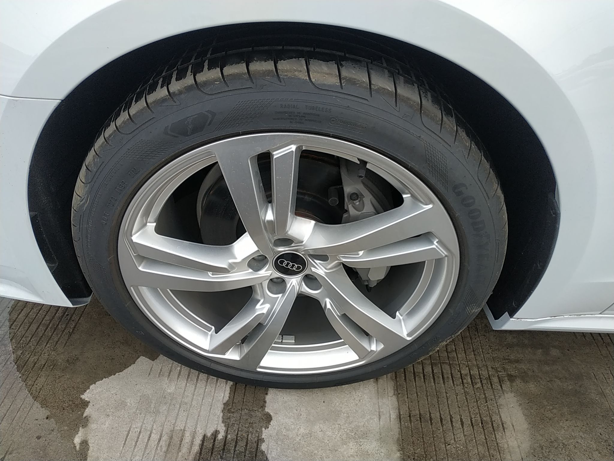 奥迪A7L 2022款 45 TFSI S-line 筑梦未来版