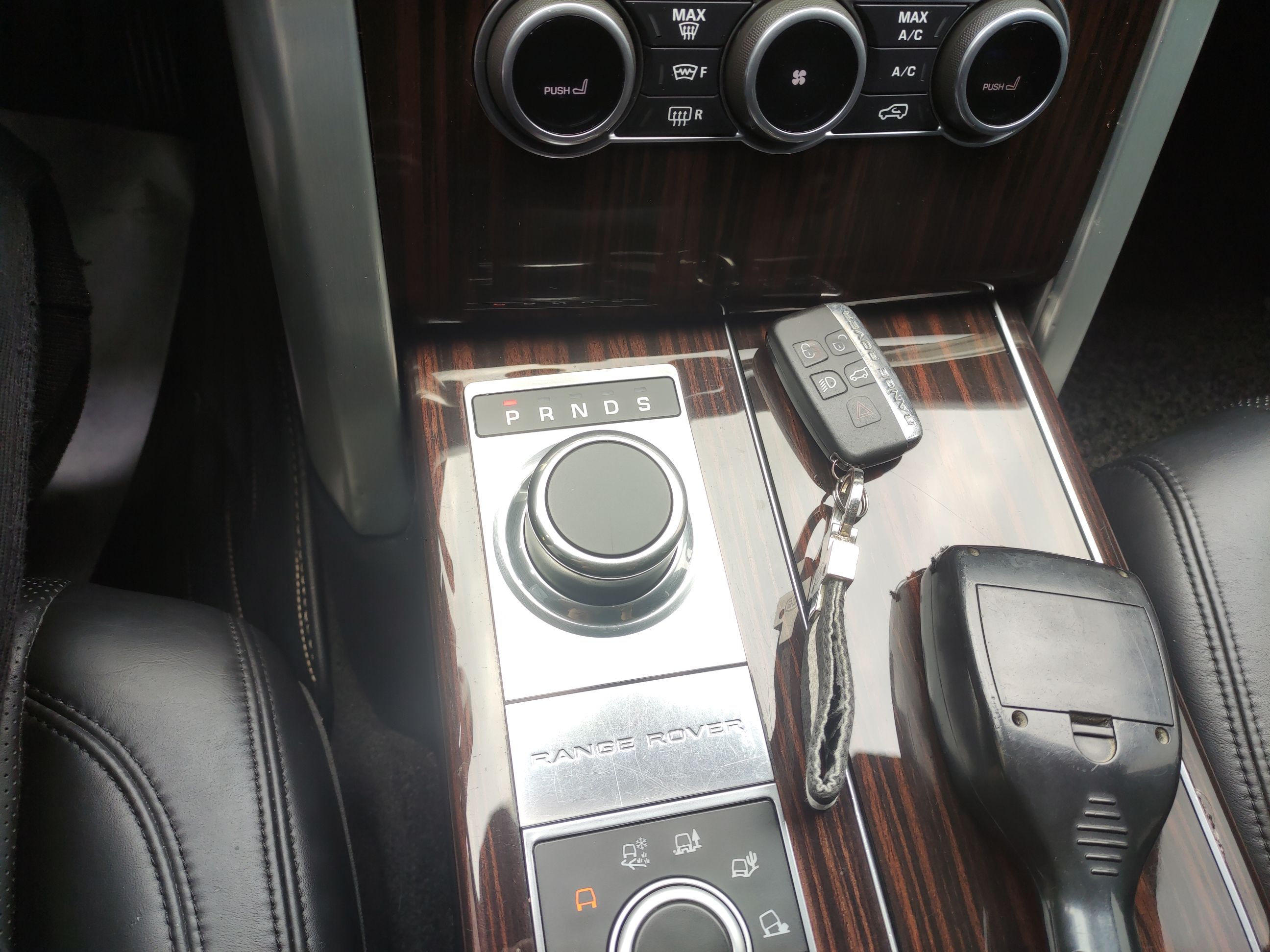 路虎 揽胜 2016款 3.0 V6 SC Vogue(进口)