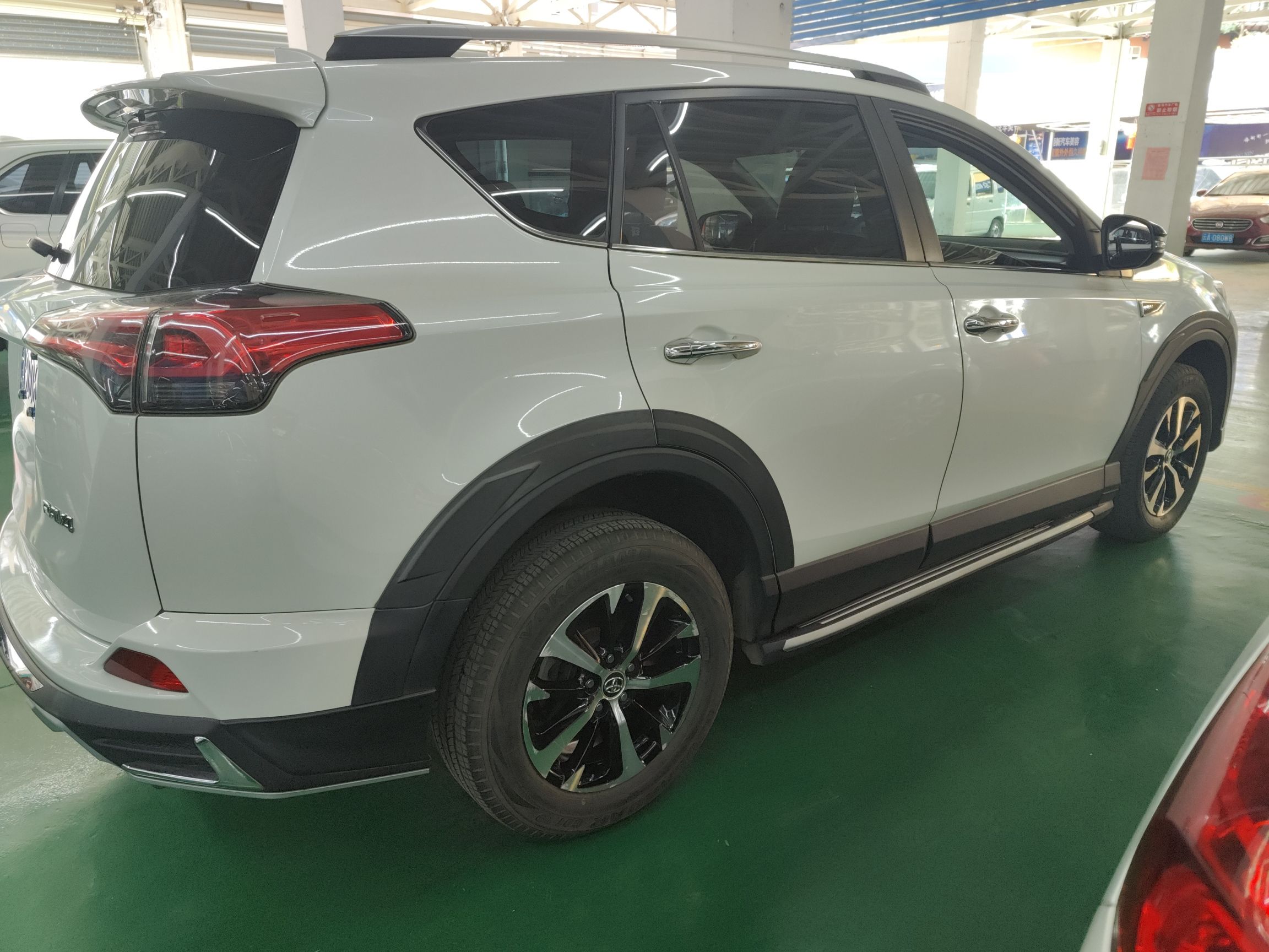 丰田 RAV4 2018款 2.0L CVT两驱风尚X版