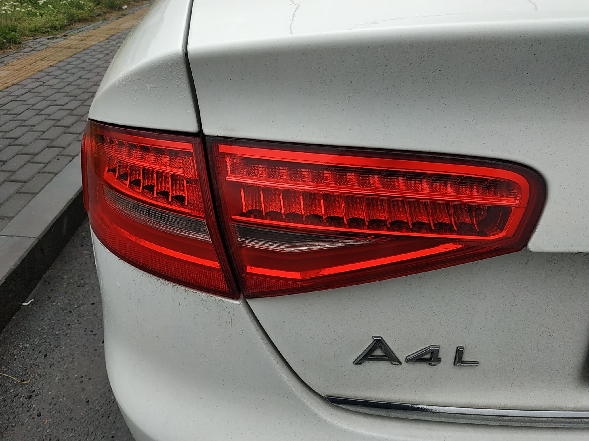 奥迪A4L 2013款 35 TFSI 自动标准型