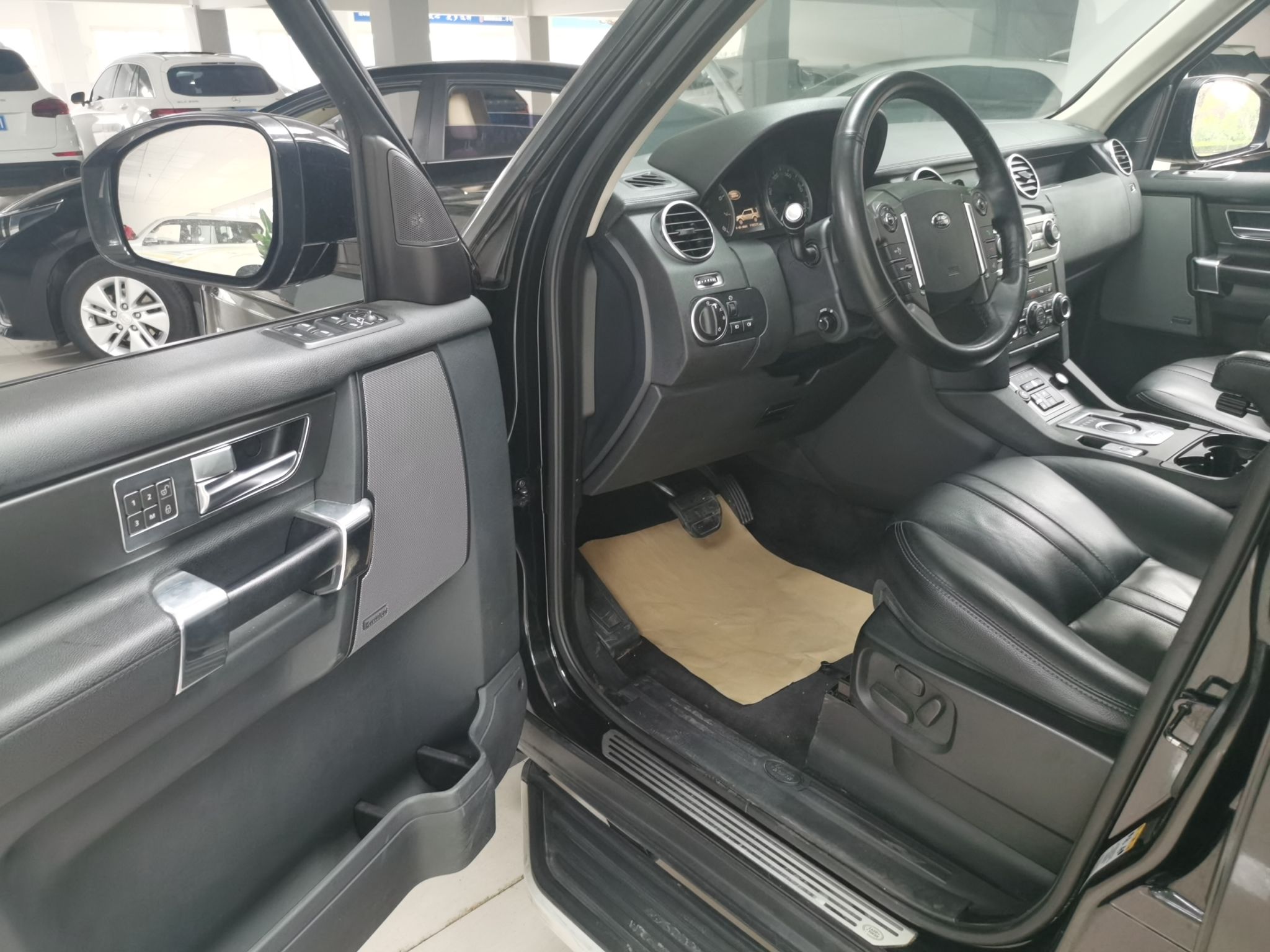 路虎 发现 2015款 3.0 V6 SC HSE(进口)