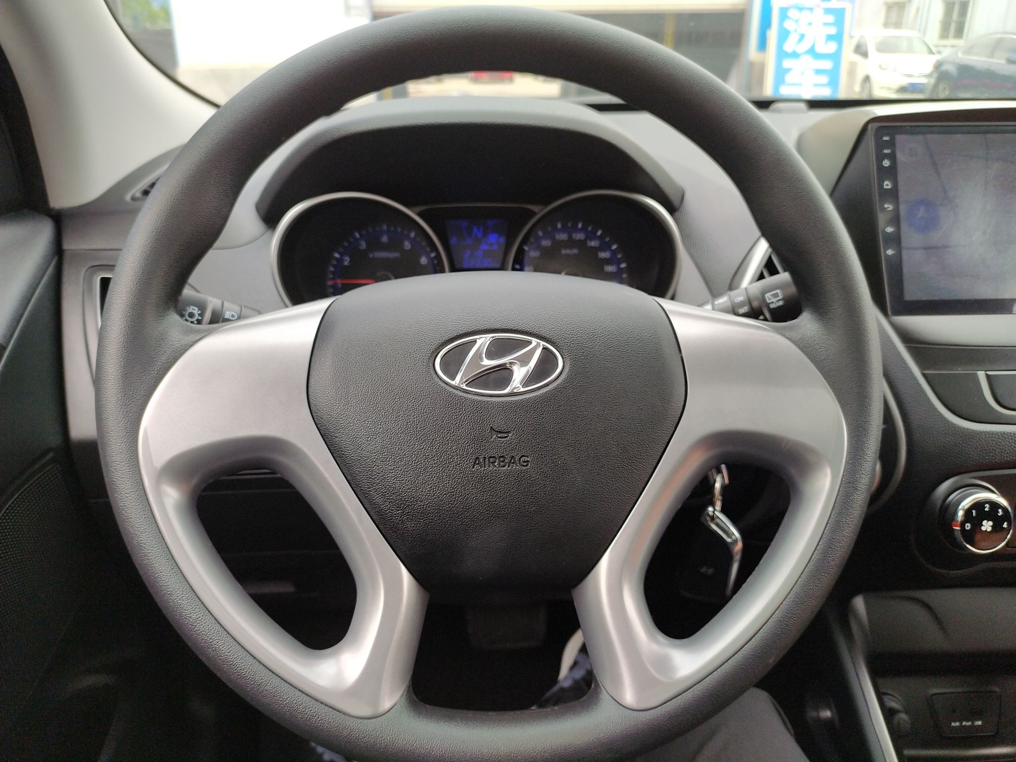 北京现代ix35 2015款 2.0L 自动两驱舒适型 国V中控内饰13