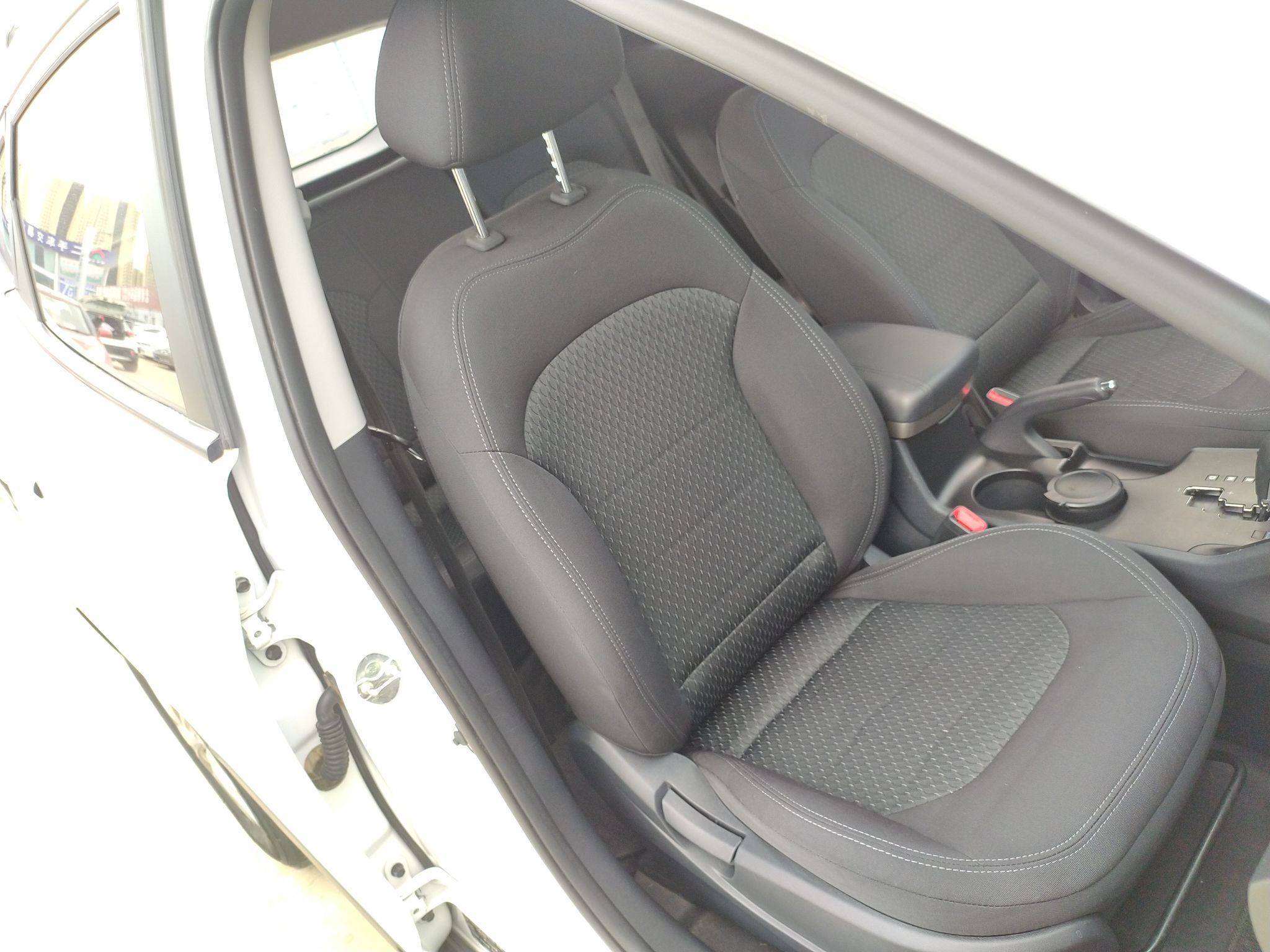 北京现代ix35 2015款 2.0L 自动两驱舒适型 国V中控内饰41