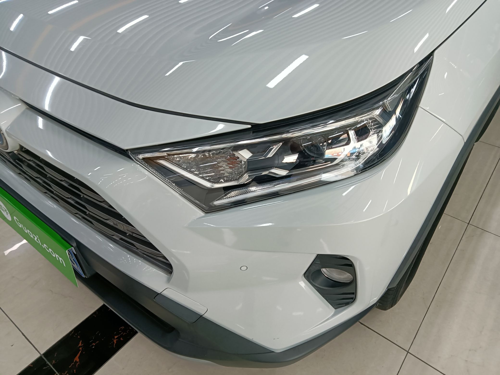 丰田 RAV4 2020款 双擎  2.5L CVT四驱旗舰版