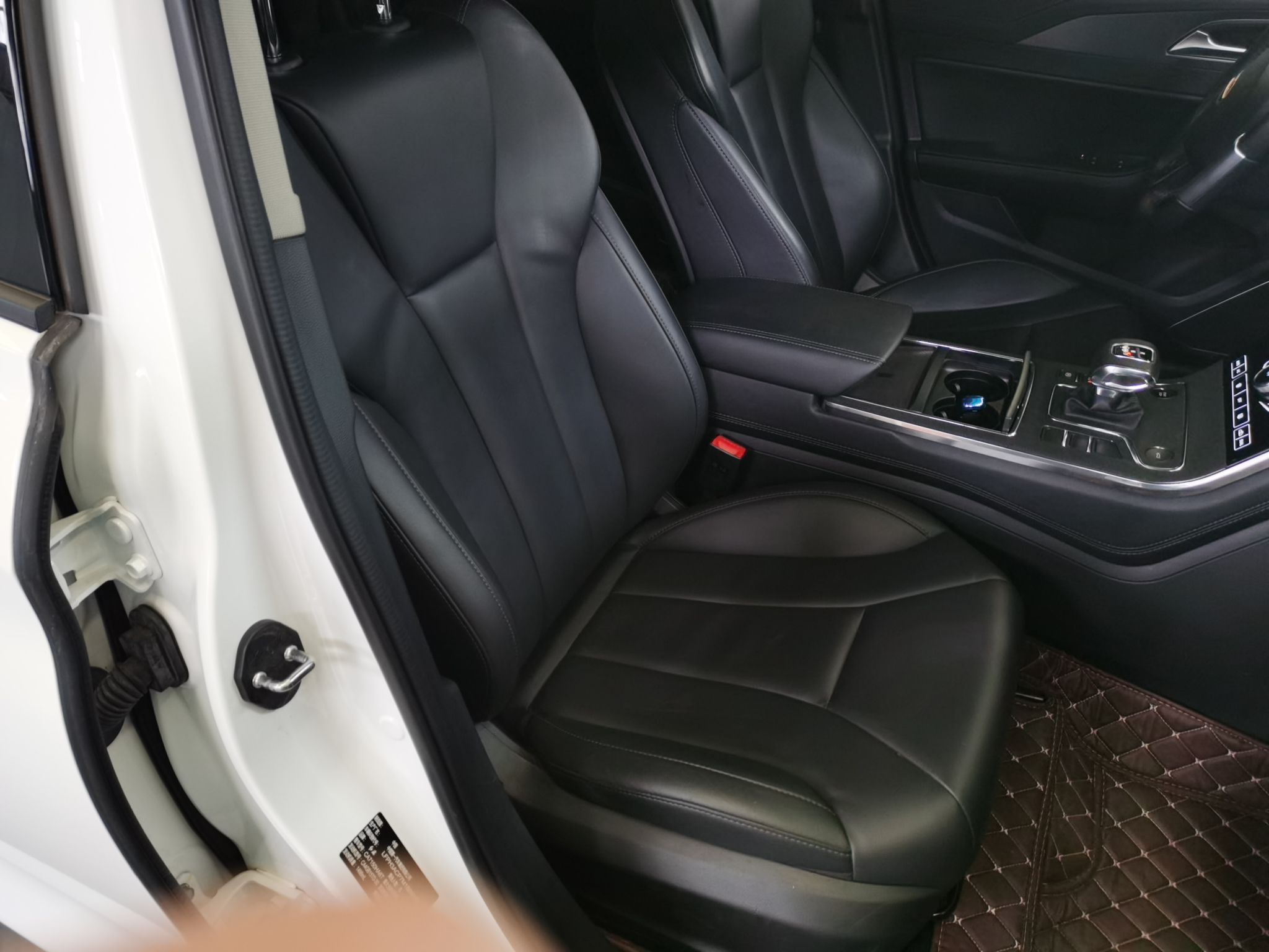 红旗H5 2020款 1.5T DCT旗韵版