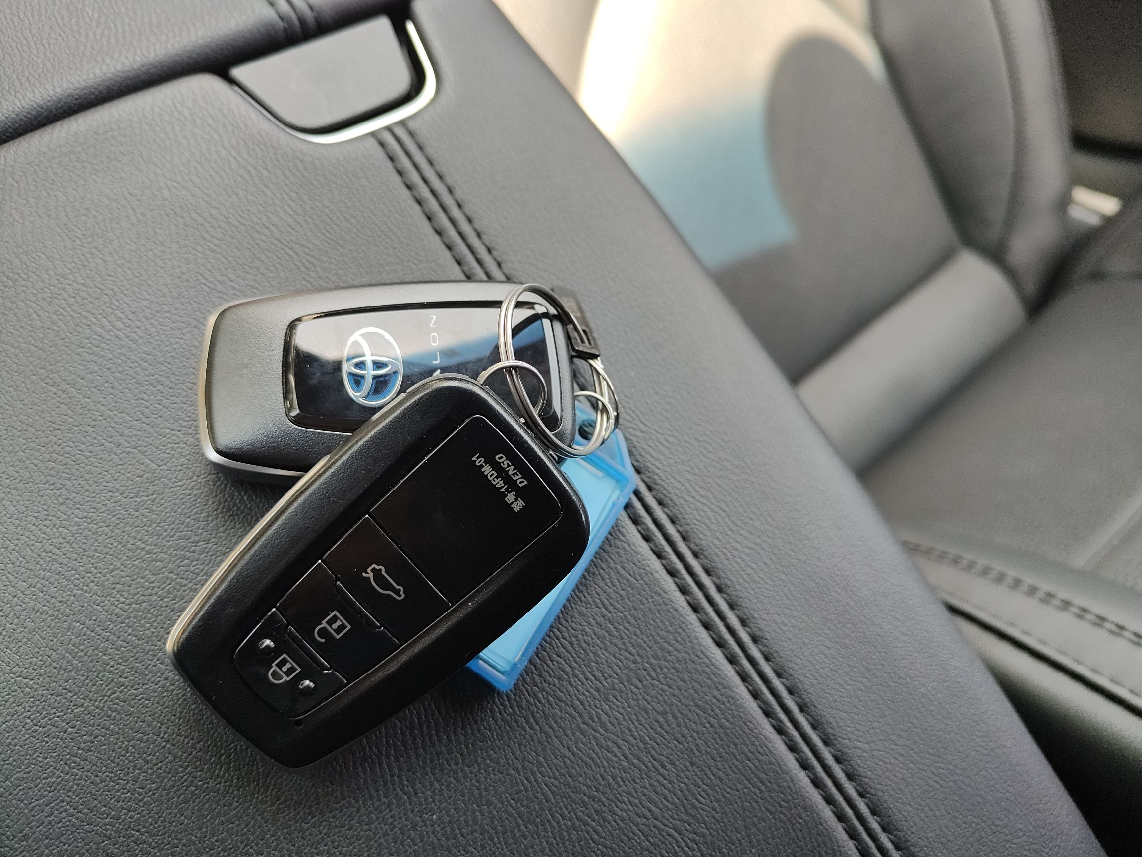 丰田 亚洲龙 2019款 双擎 2.5L 豪华版 国VI