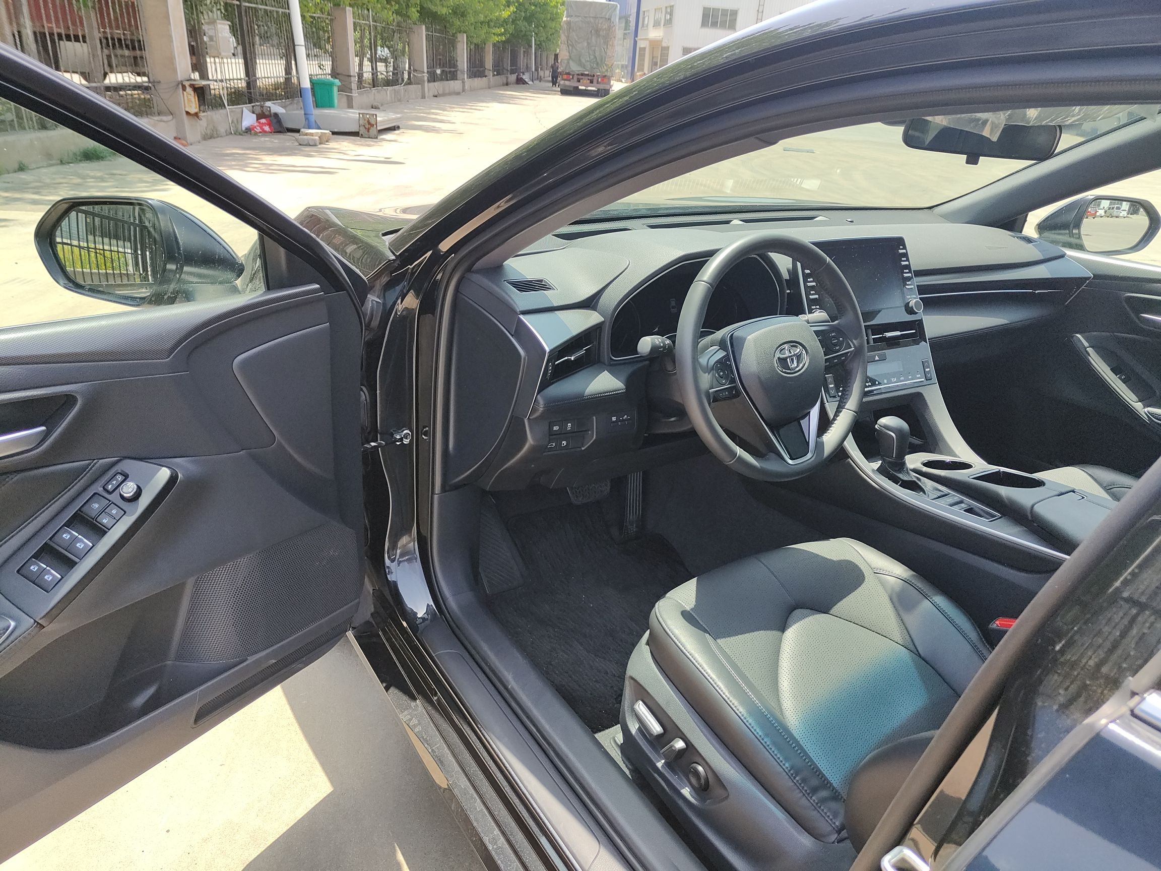 丰田 亚洲龙 2019款 双擎 2.5L 豪华版 国VI