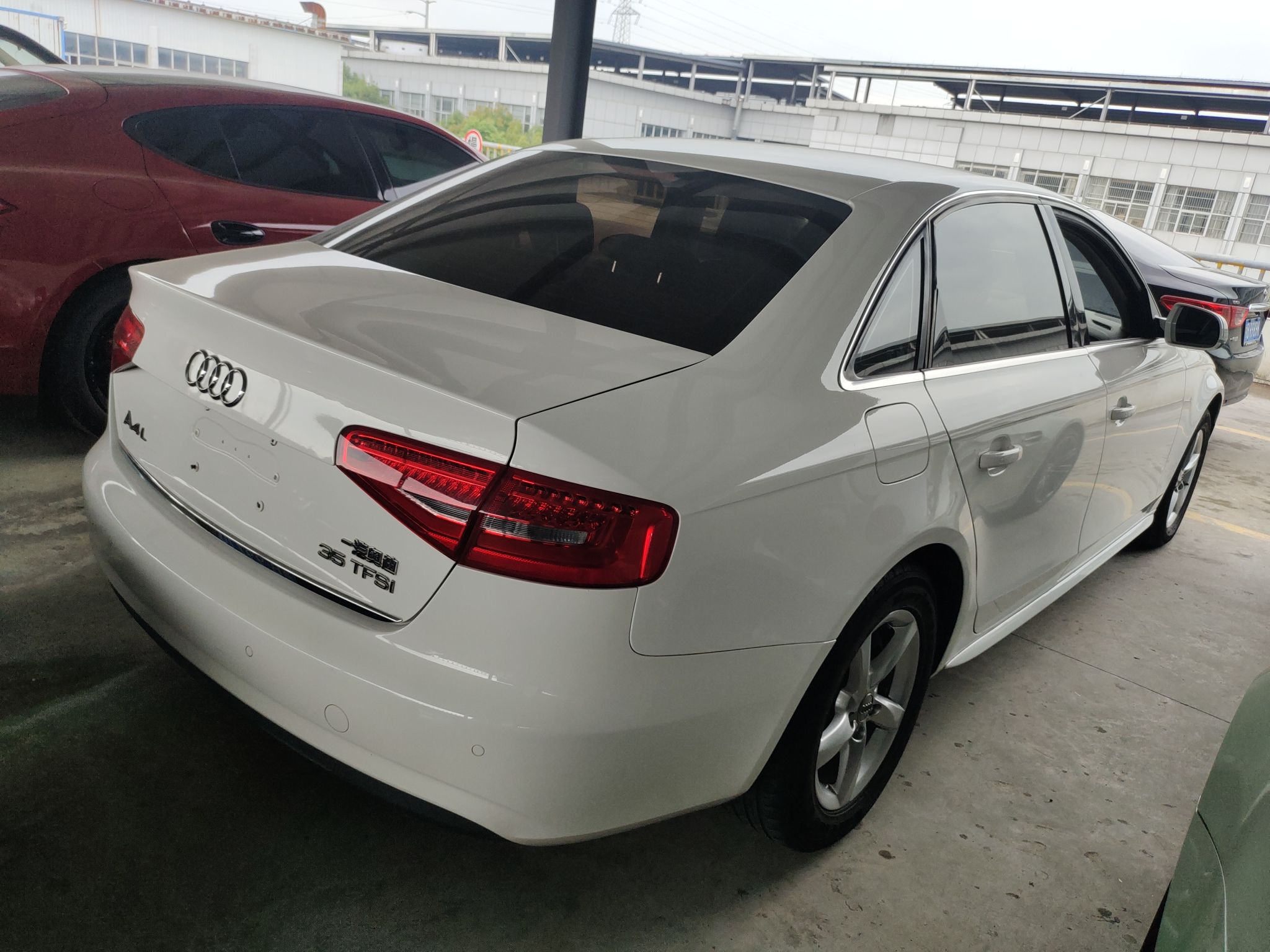 奥迪A4L 2013款 35 TFSI 自动标准型