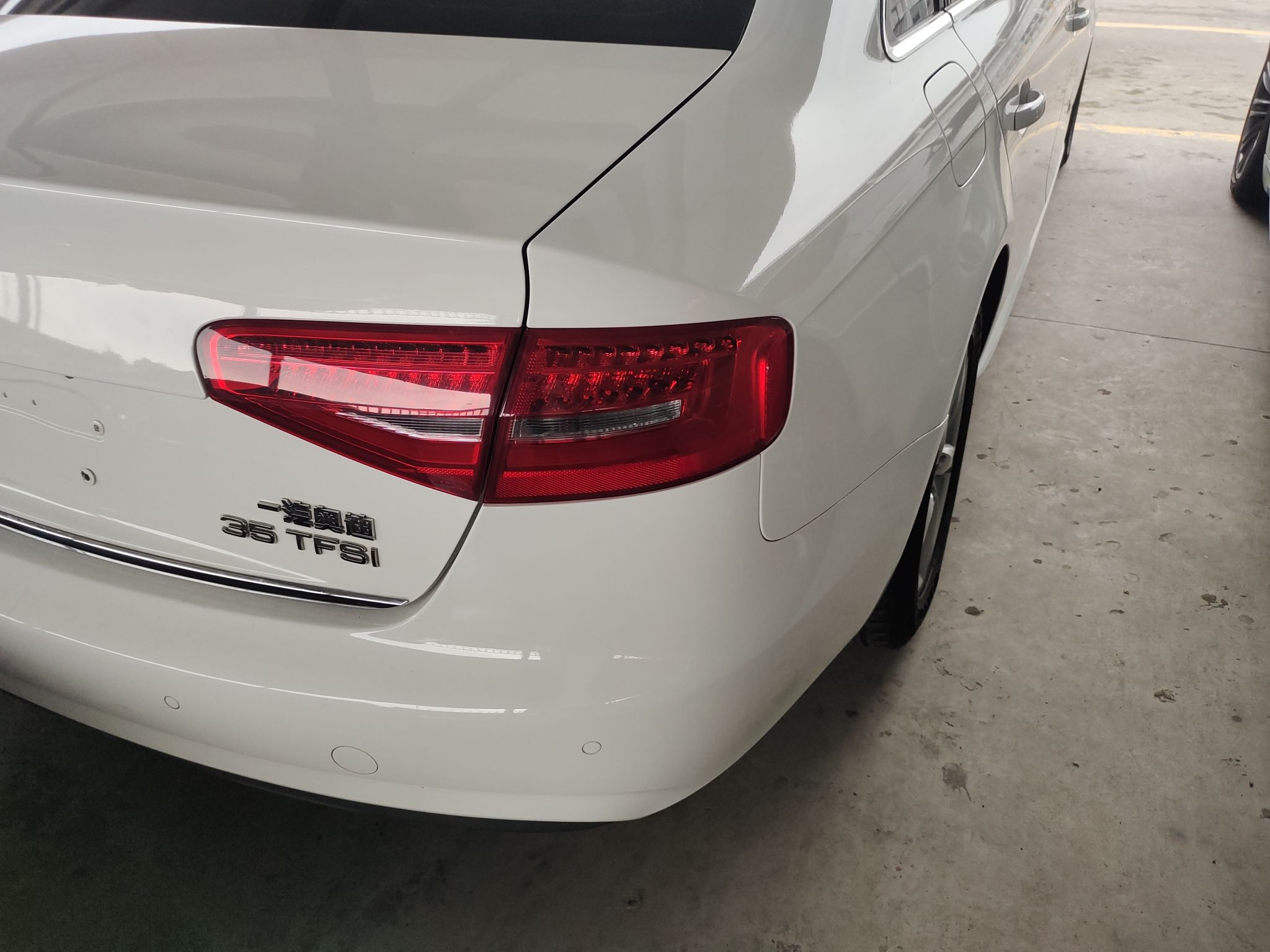 奥迪A4L 2013款 35 TFSI 自动标准型