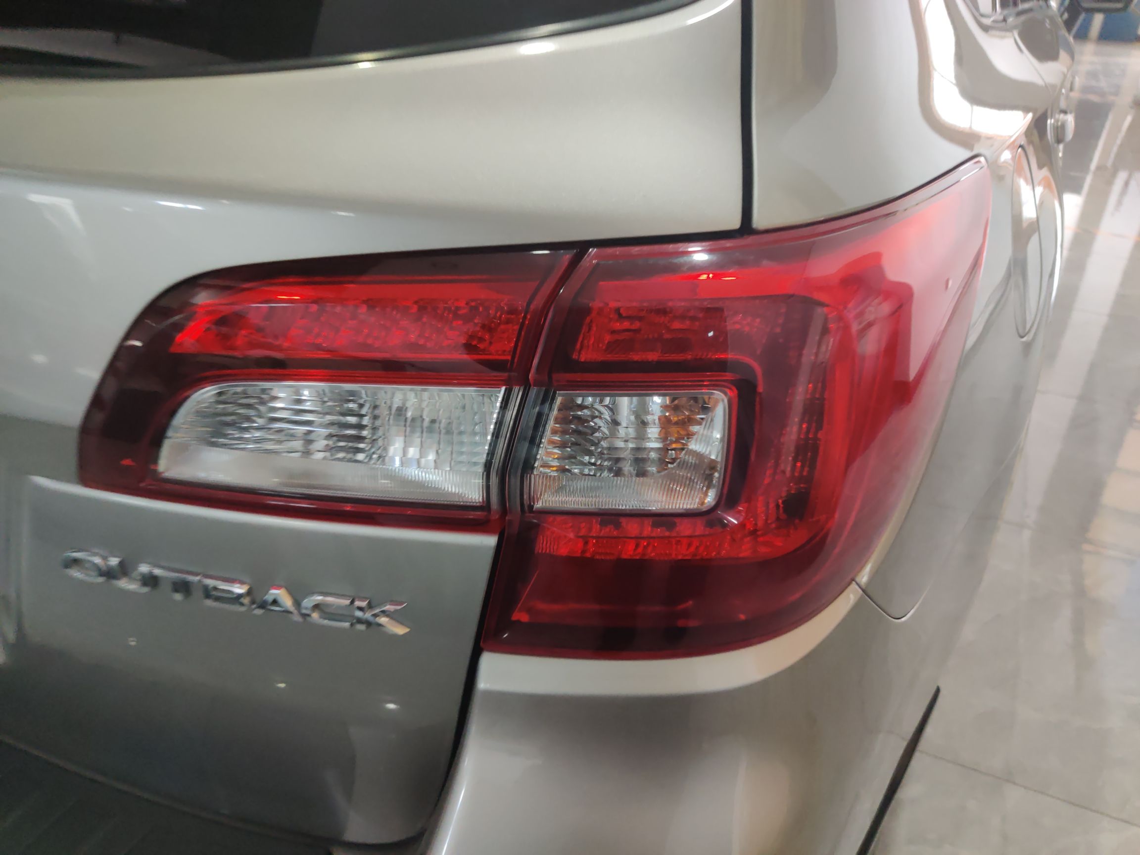 斯巴鲁 傲虎 2016款 2.5i 豪华导航版