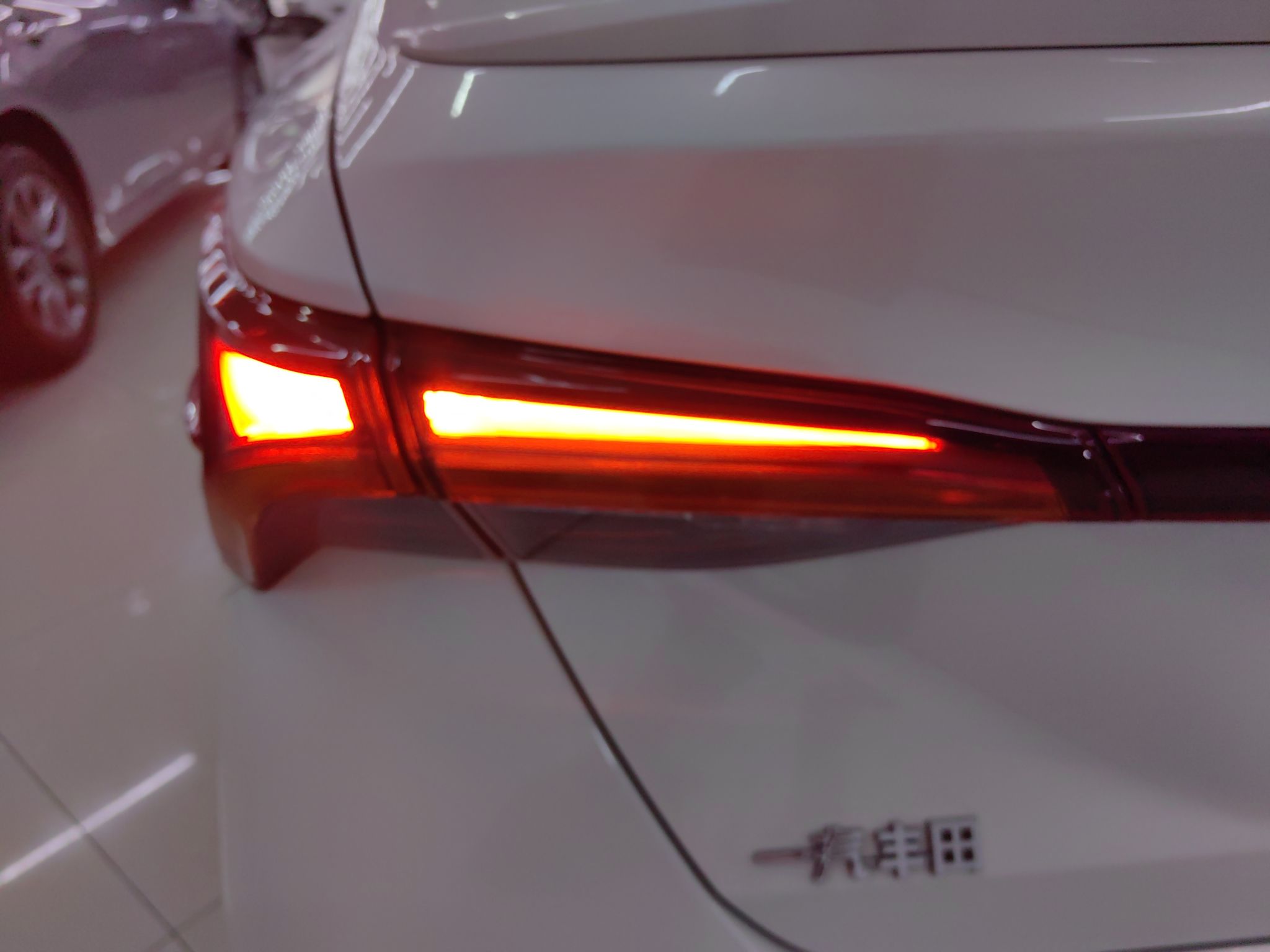 丰田 亚洲龙 2019款 2.5L 进取版 国VI