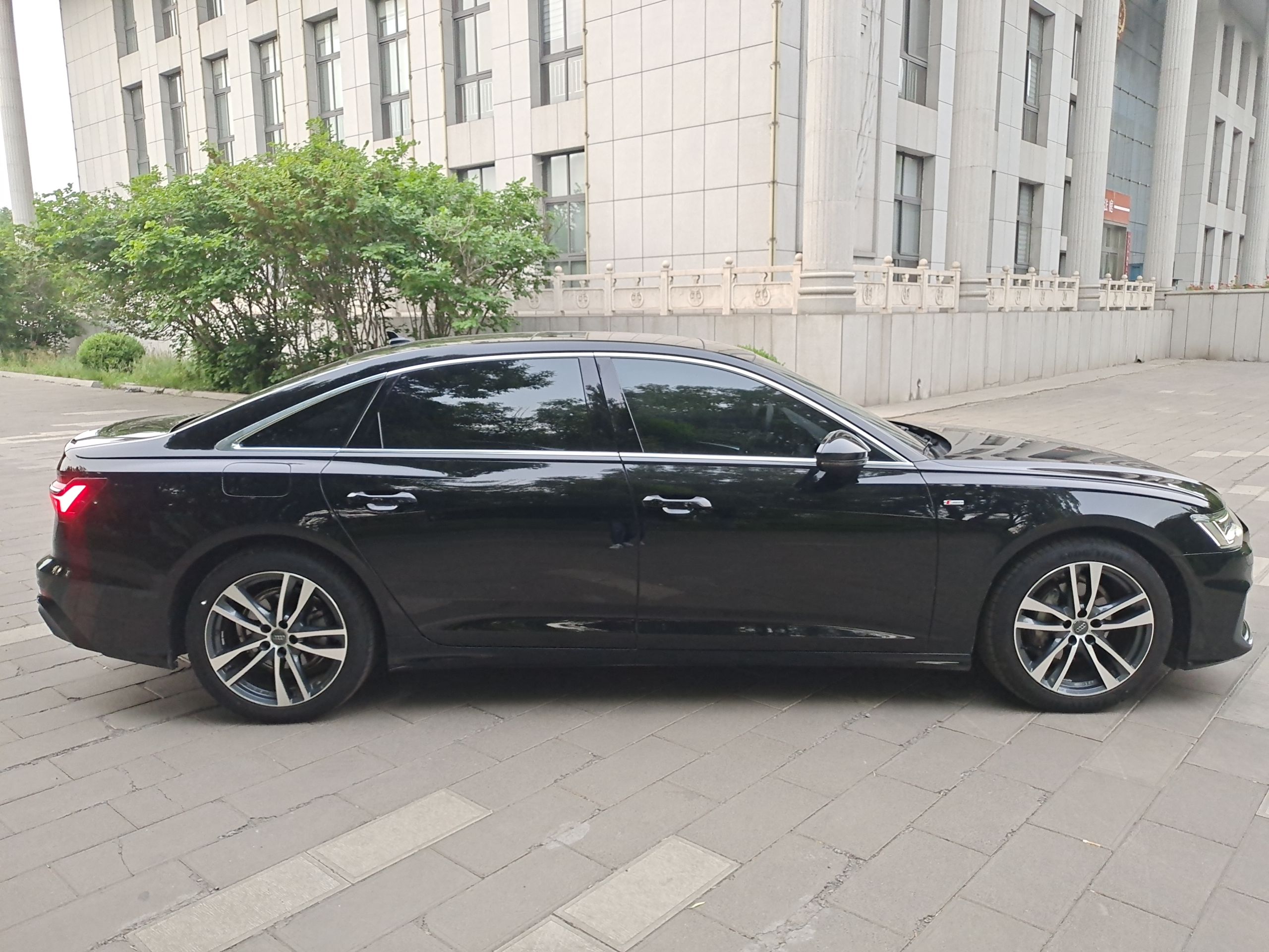 奥迪A6L 2019款 40 TFSI 豪华动感型