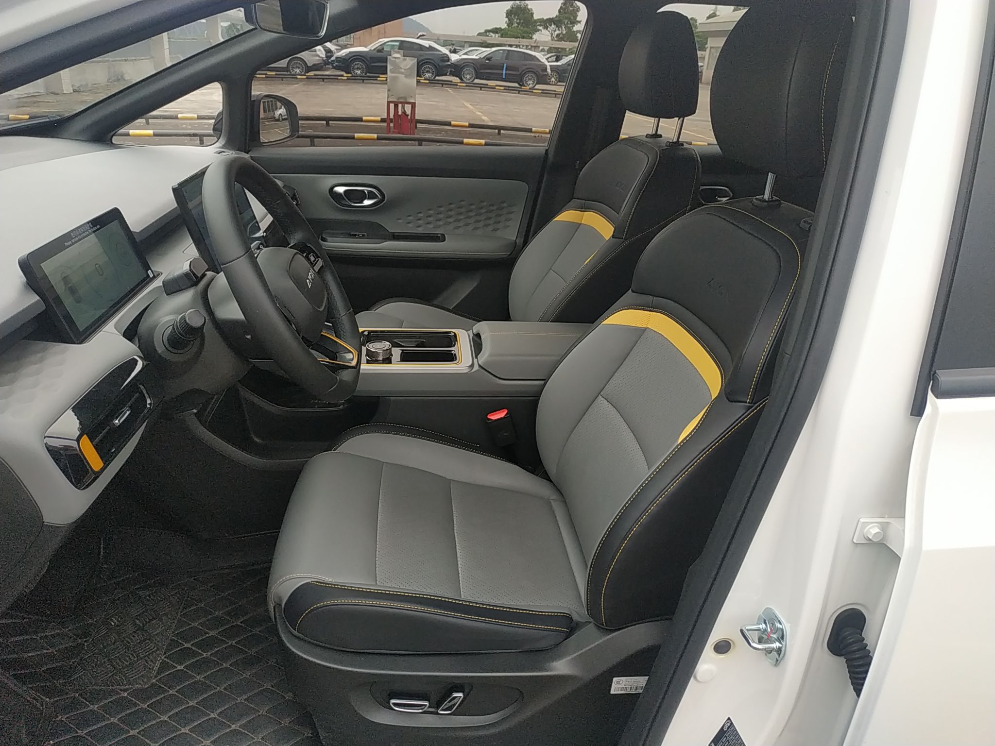 广汽埃安 AION Y 2022款 70 科技版