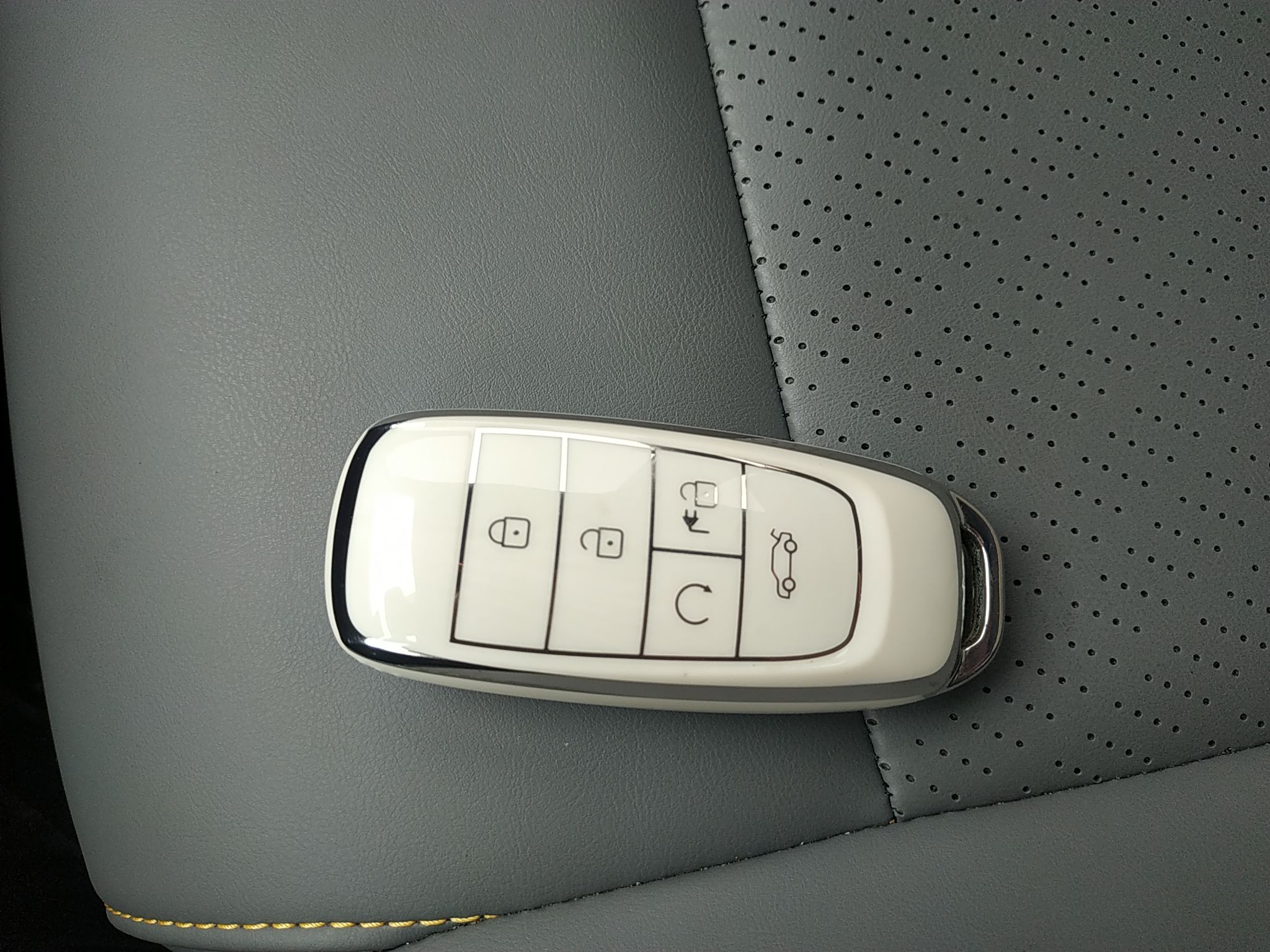 广汽埃安 AION Y 2022款 70 科技版