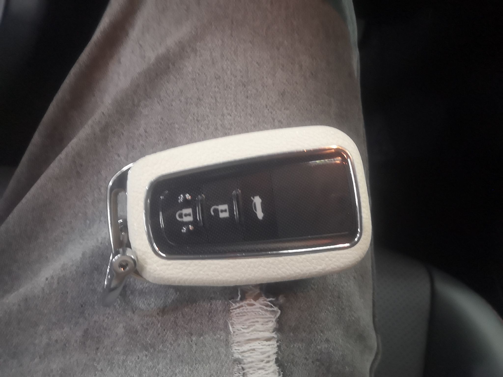 丰田 雷凌 2022款 双擎 1.8H E-CVT运动版