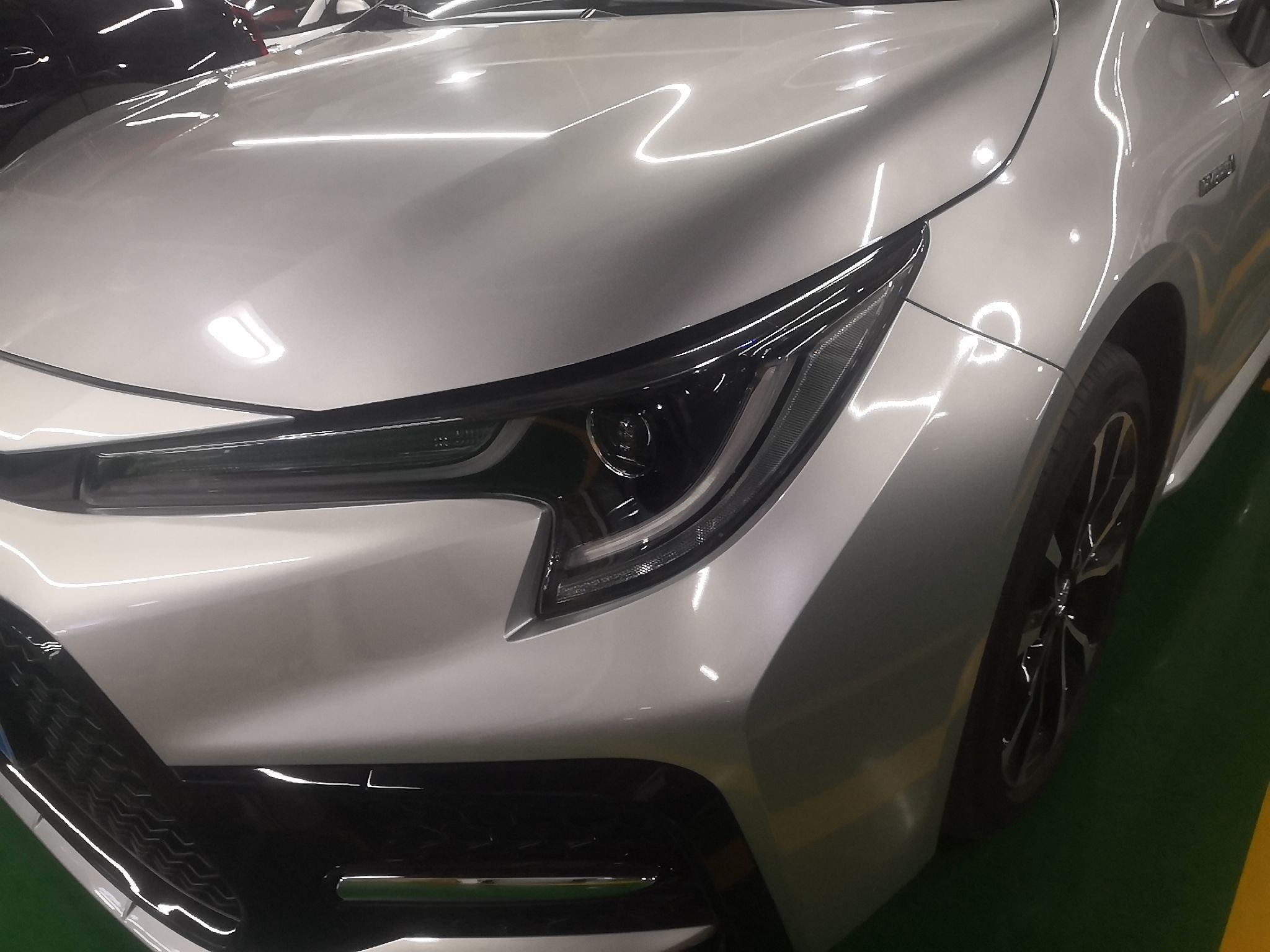 丰田 雷凌 2022款 双擎 1.8H E-CVT运动版