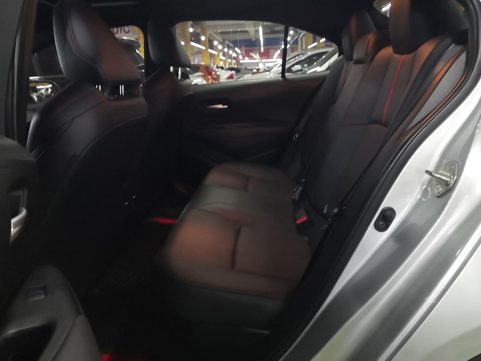 丰田 雷凌 2022款 双擎 1.8H E-CVT运动版