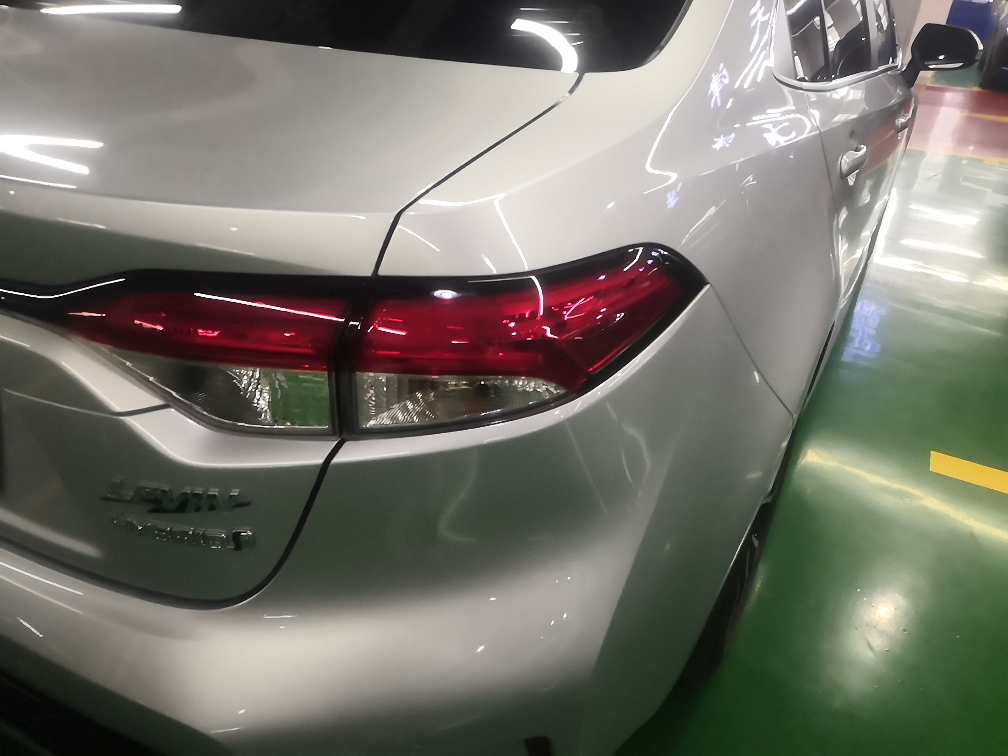 丰田 雷凌 2022款 双擎 1.8H E-CVT运动版