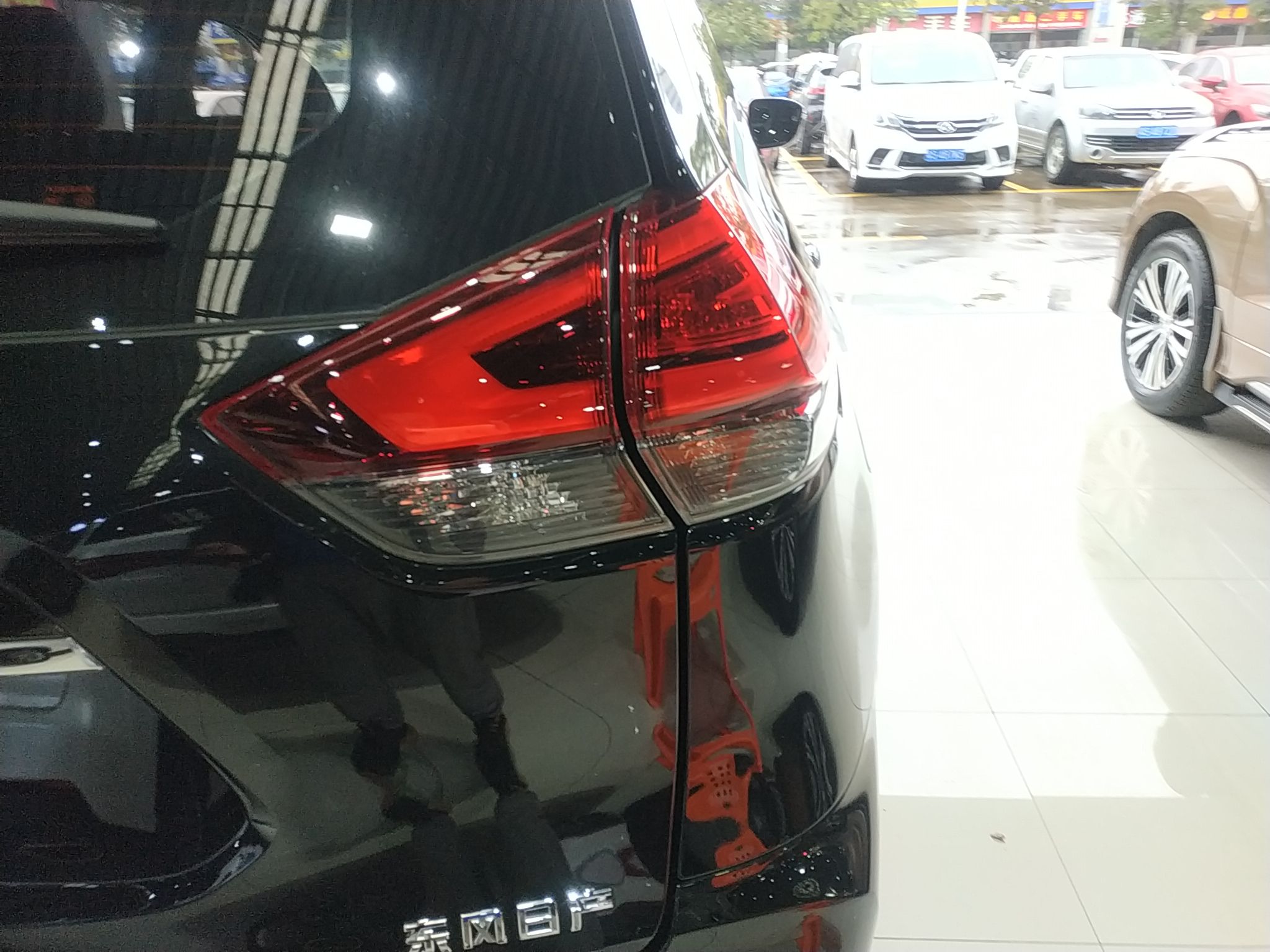 日产 奇骏 2021款 2.0L XL ITS 3rows CVT 2WD智联七座舒适版