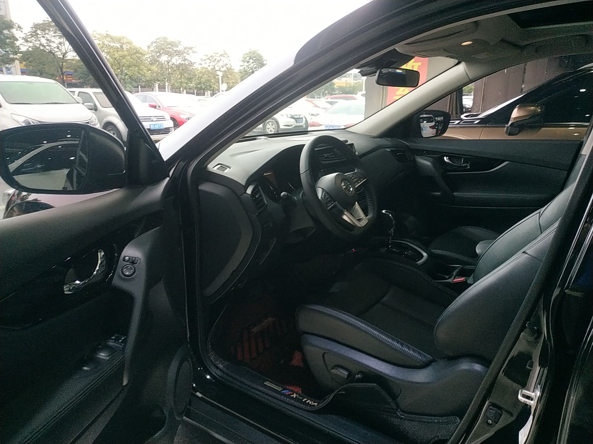 日产 奇骏 2021款 2.0L XL ITS 3rows CVT 2WD智联七座舒适版