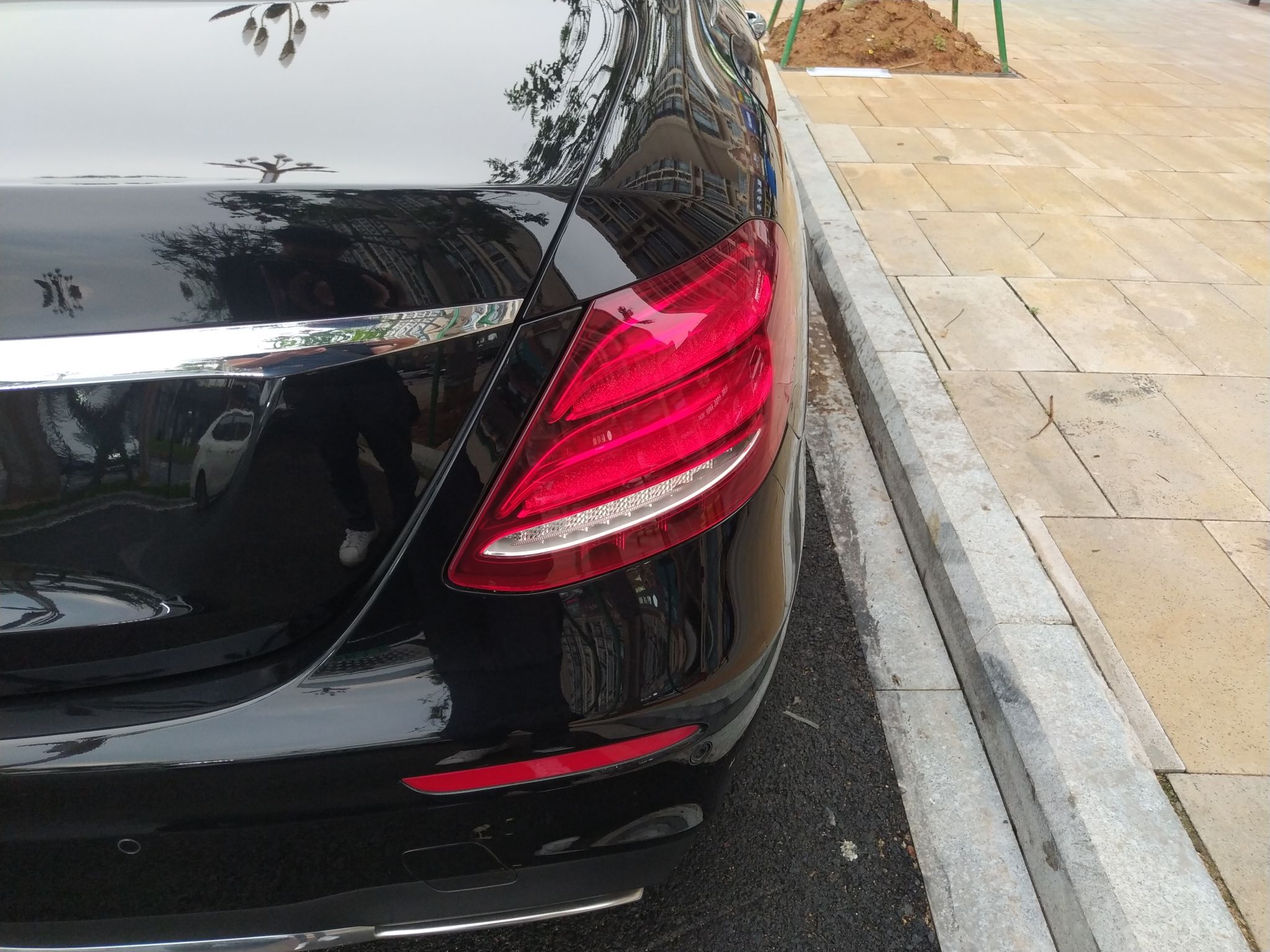 奔驰E级 2020款 E 300 L 运动豪华型