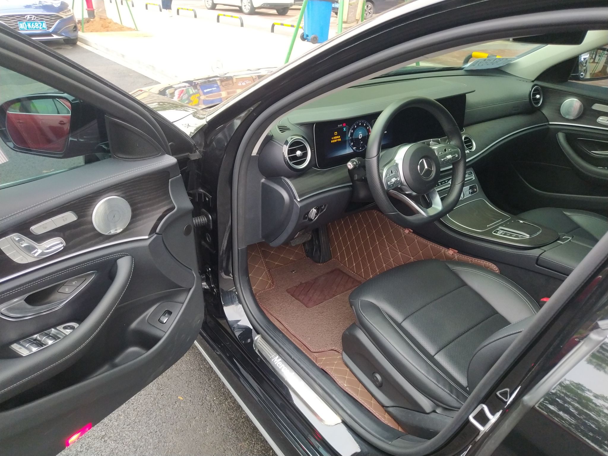 奔驰E级 2020款 E 300 L 运动豪华型