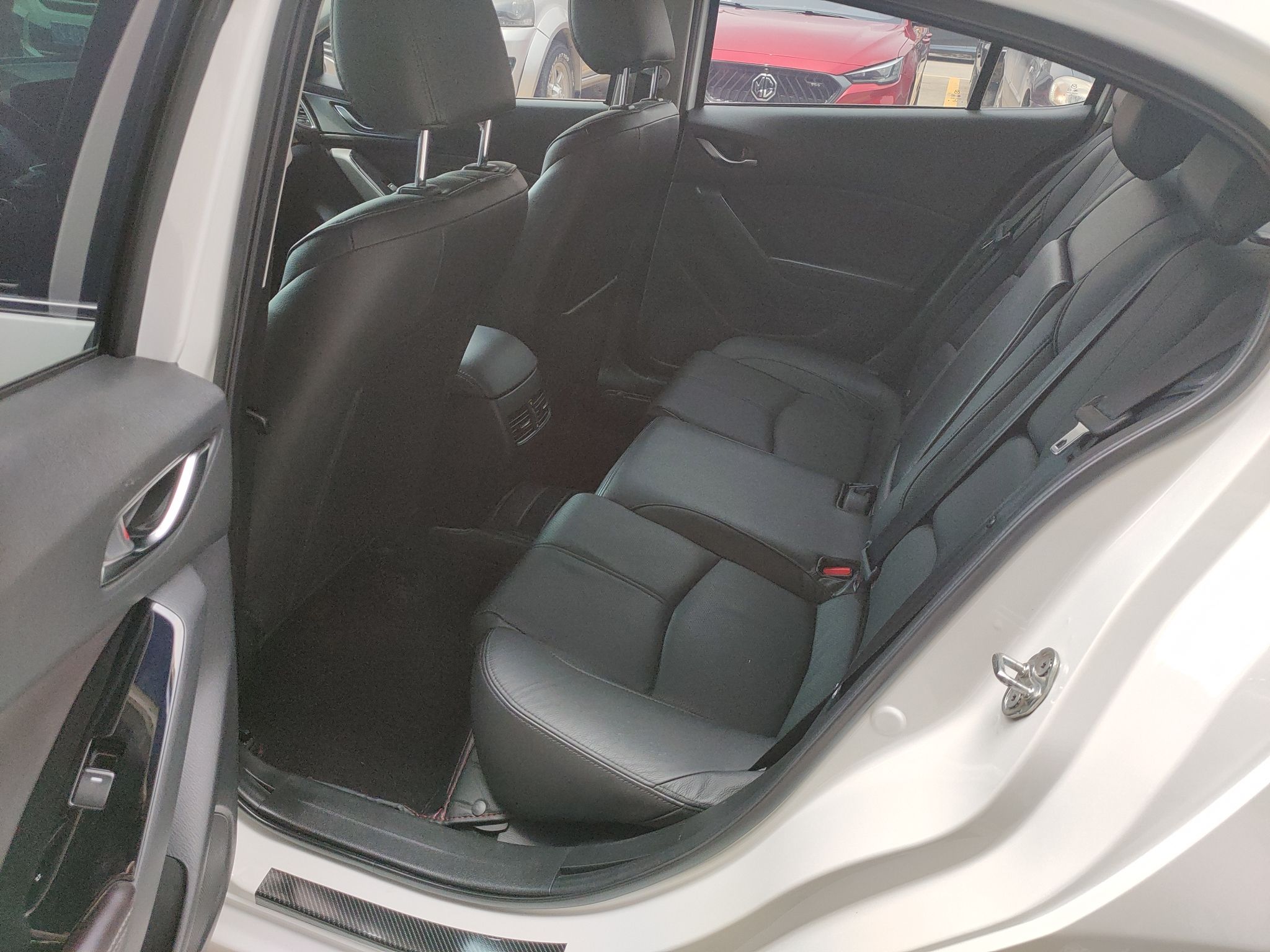 马自达 昂克赛拉 2017款 三厢 2.0L 自动尊贵型 国V