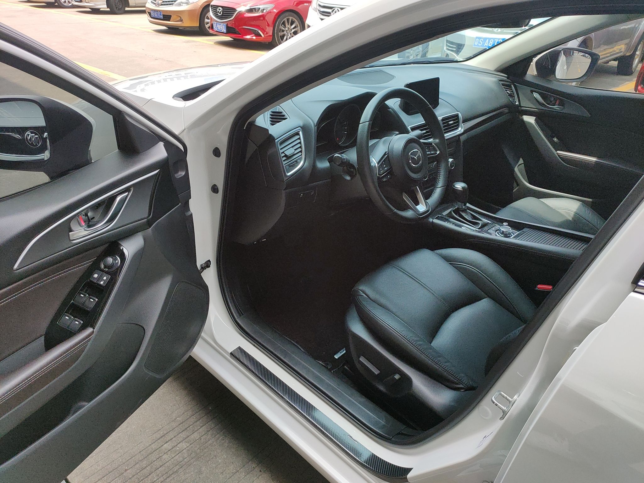 马自达 昂克赛拉 2017款 三厢 2.0L 自动尊贵型 国V