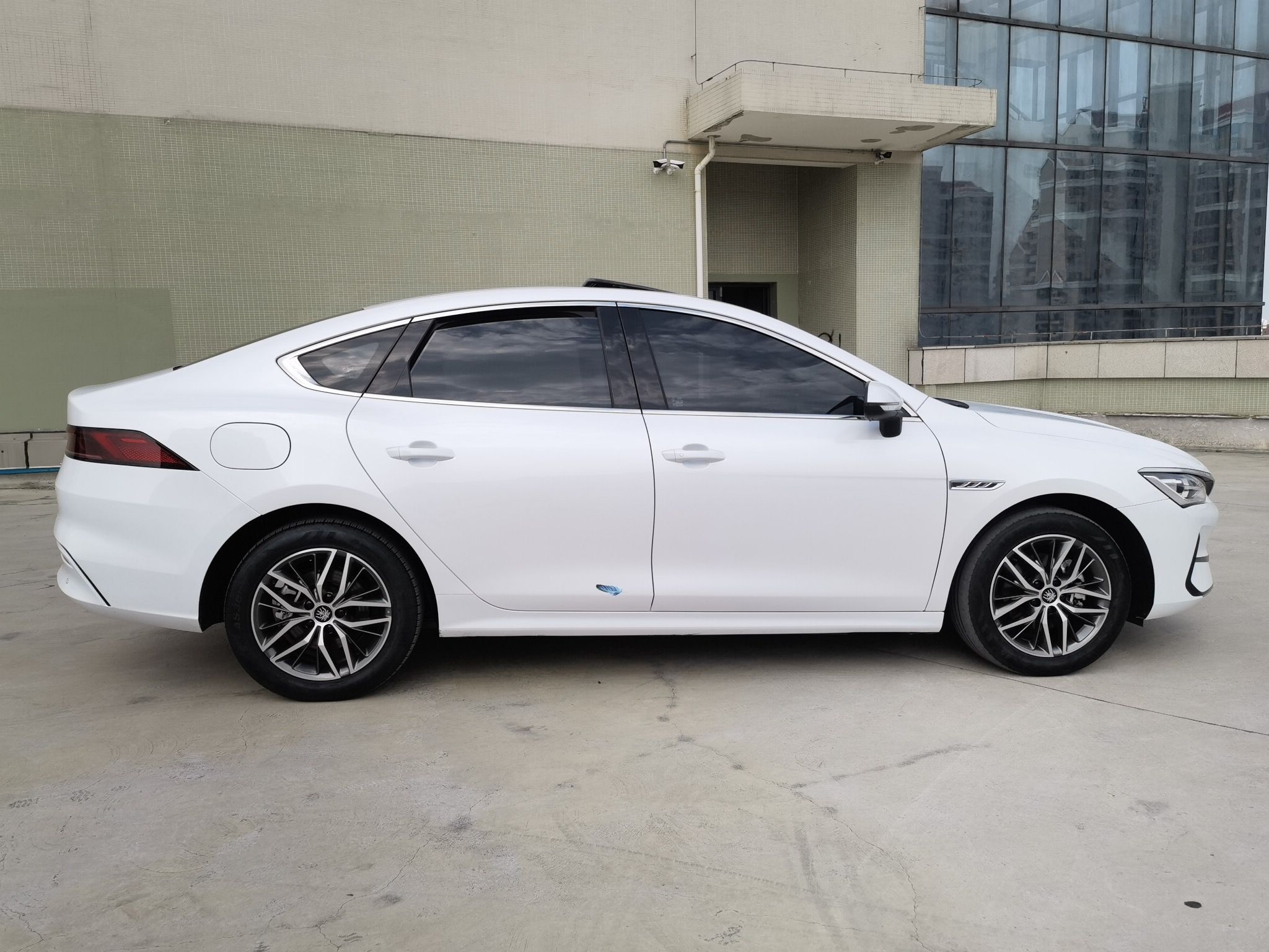 比亚迪 秦PLUS 2021款 EV 500KM 豪华型