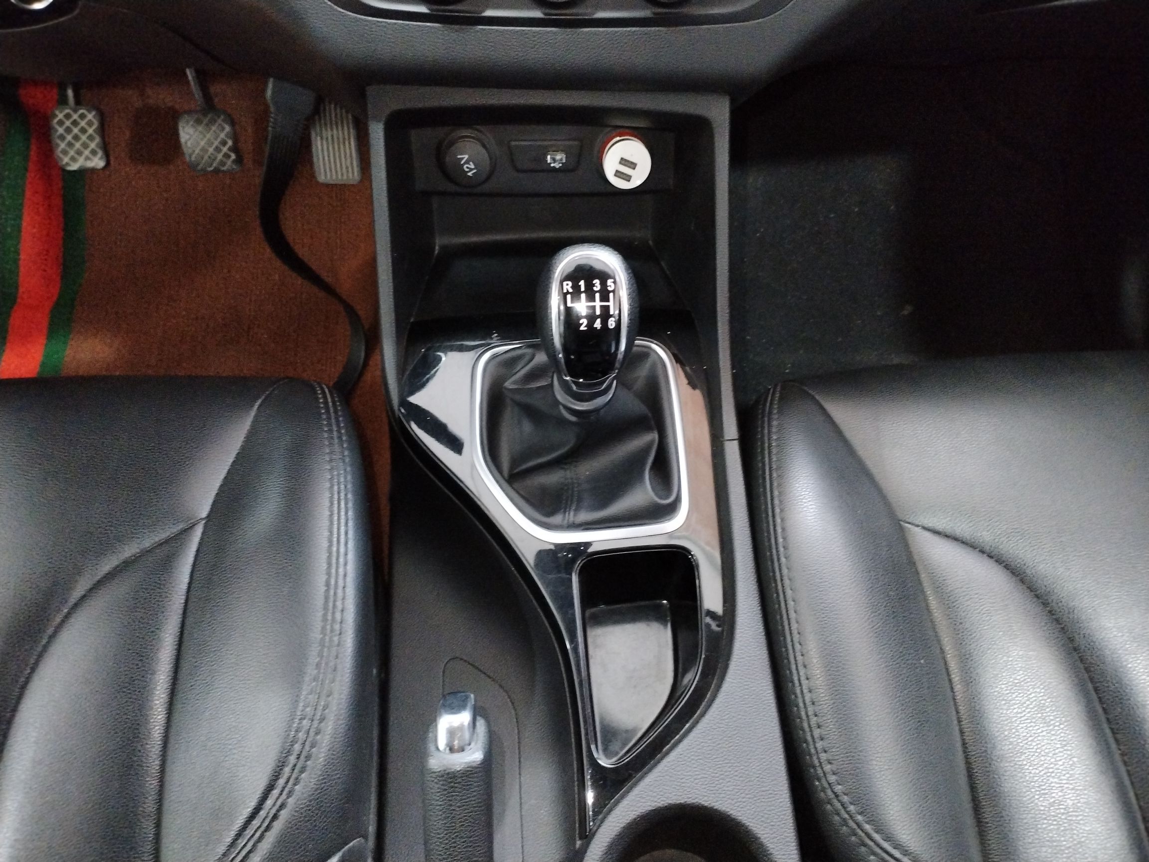 宝骏730 2021款 1.5L 手动时尚型 7座