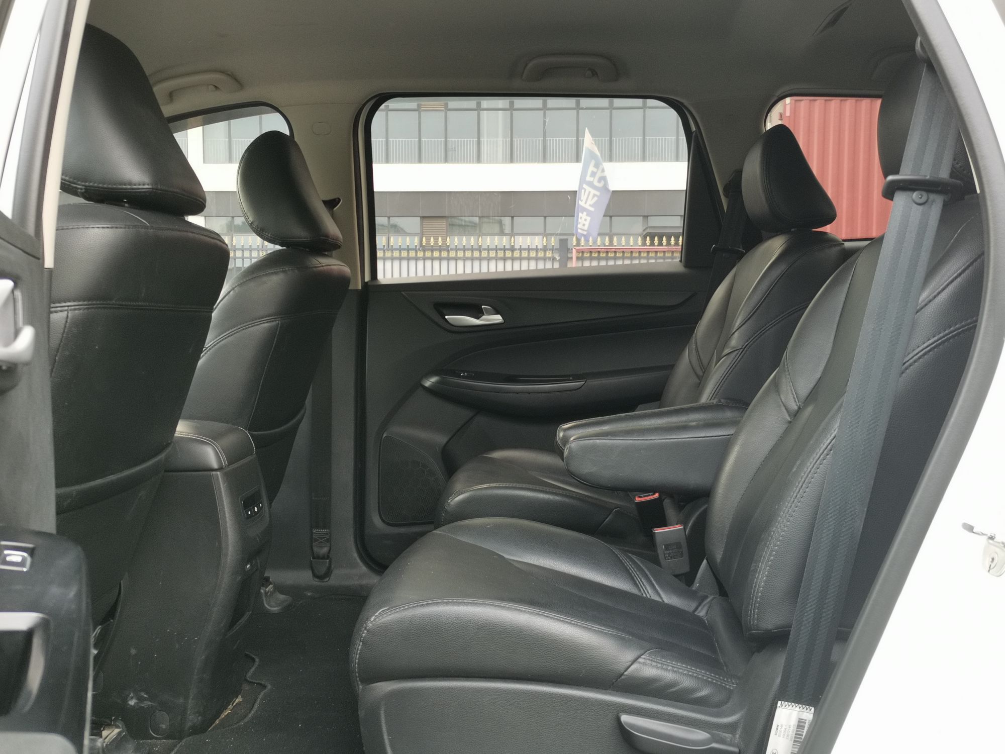 宝骏730 2021款 1.5L 手动时尚型 7座