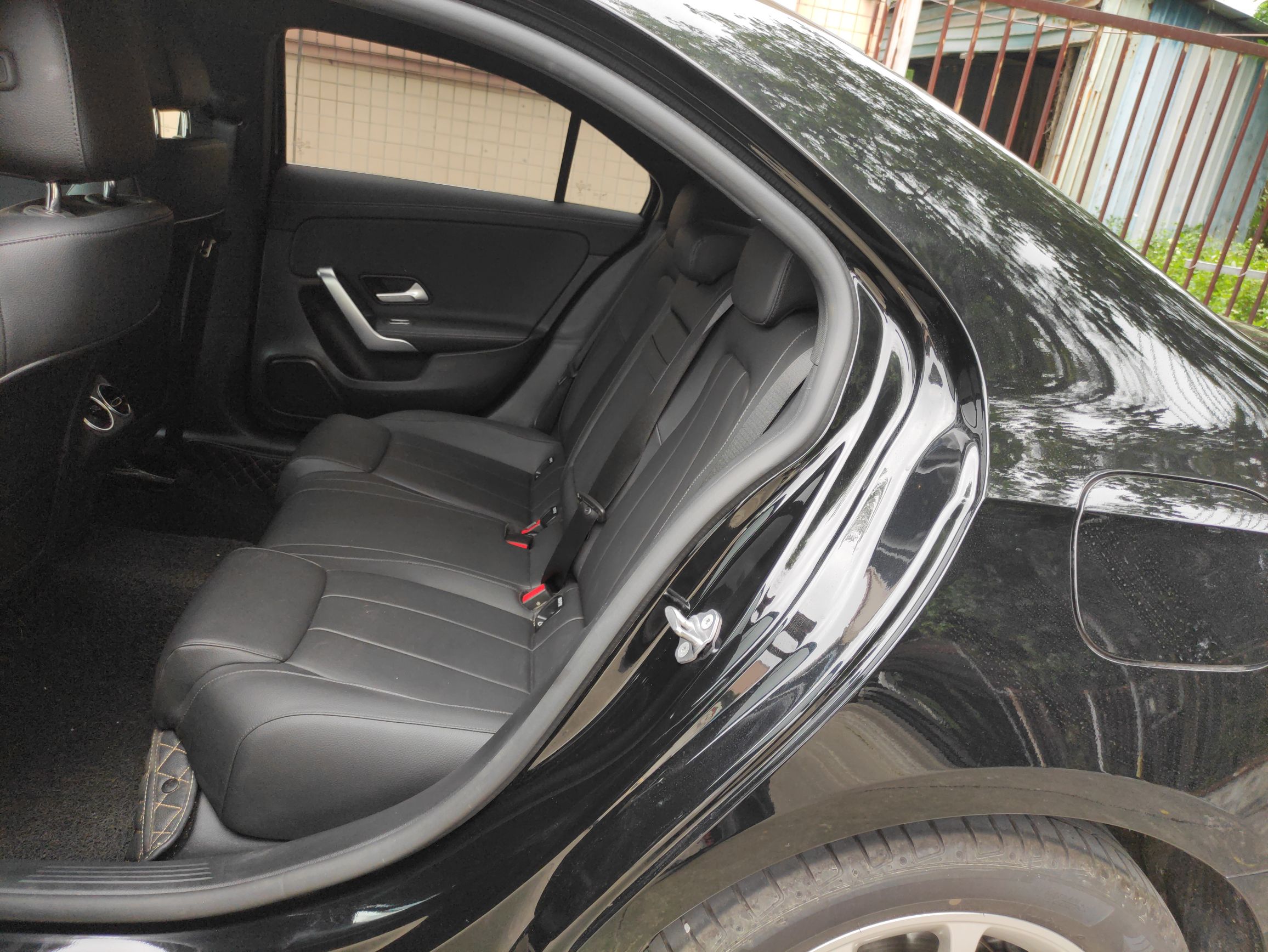 奔驰A级 2022款 A 200 L 运动轿车动感型