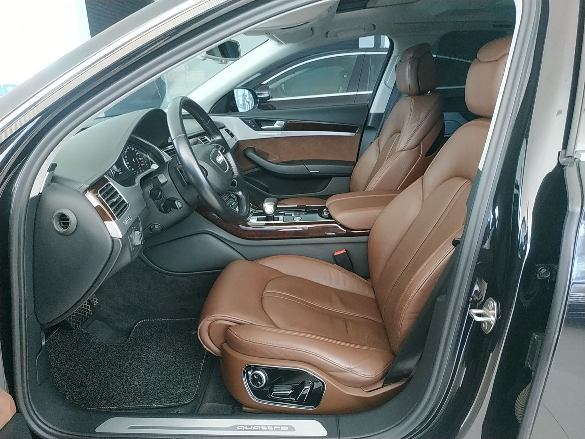 奥迪A8 2014款 A8L 45 TFSI quattro舒适型(进口)