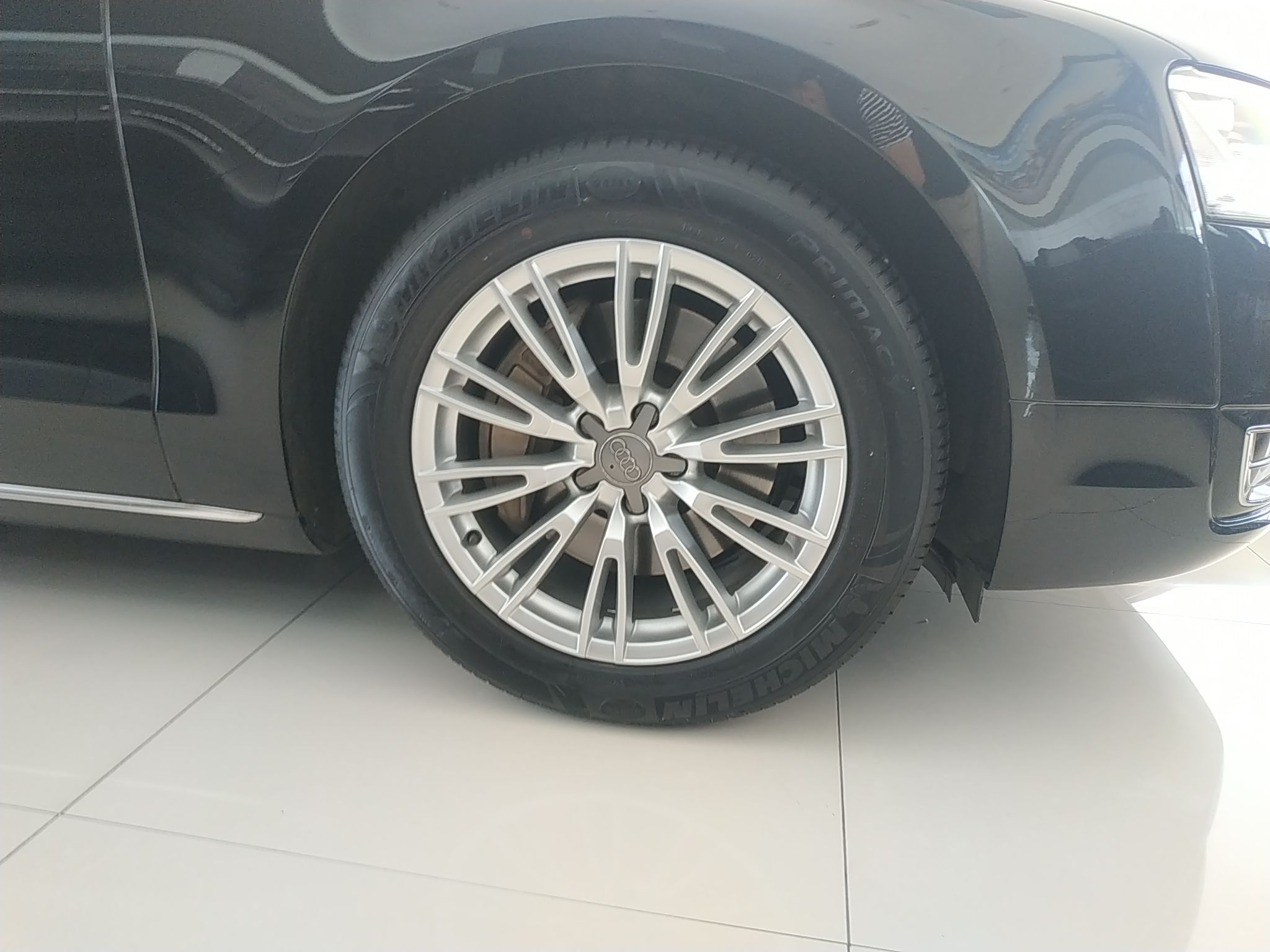 奥迪A8 2014款 A8L 45 TFSI quattro舒适型(进口)