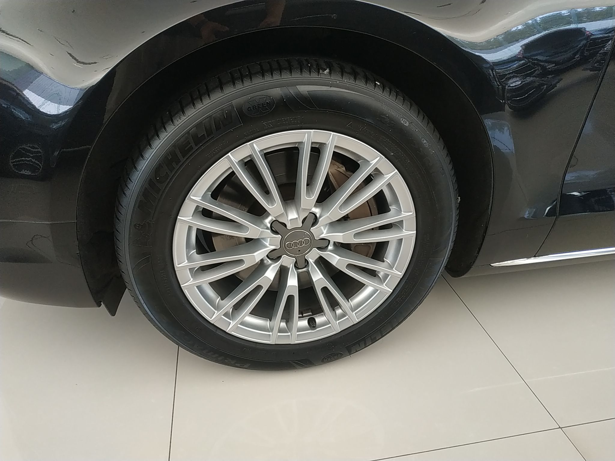 奥迪A8 2014款 A8L 45 TFSI quattro舒适型(进口)