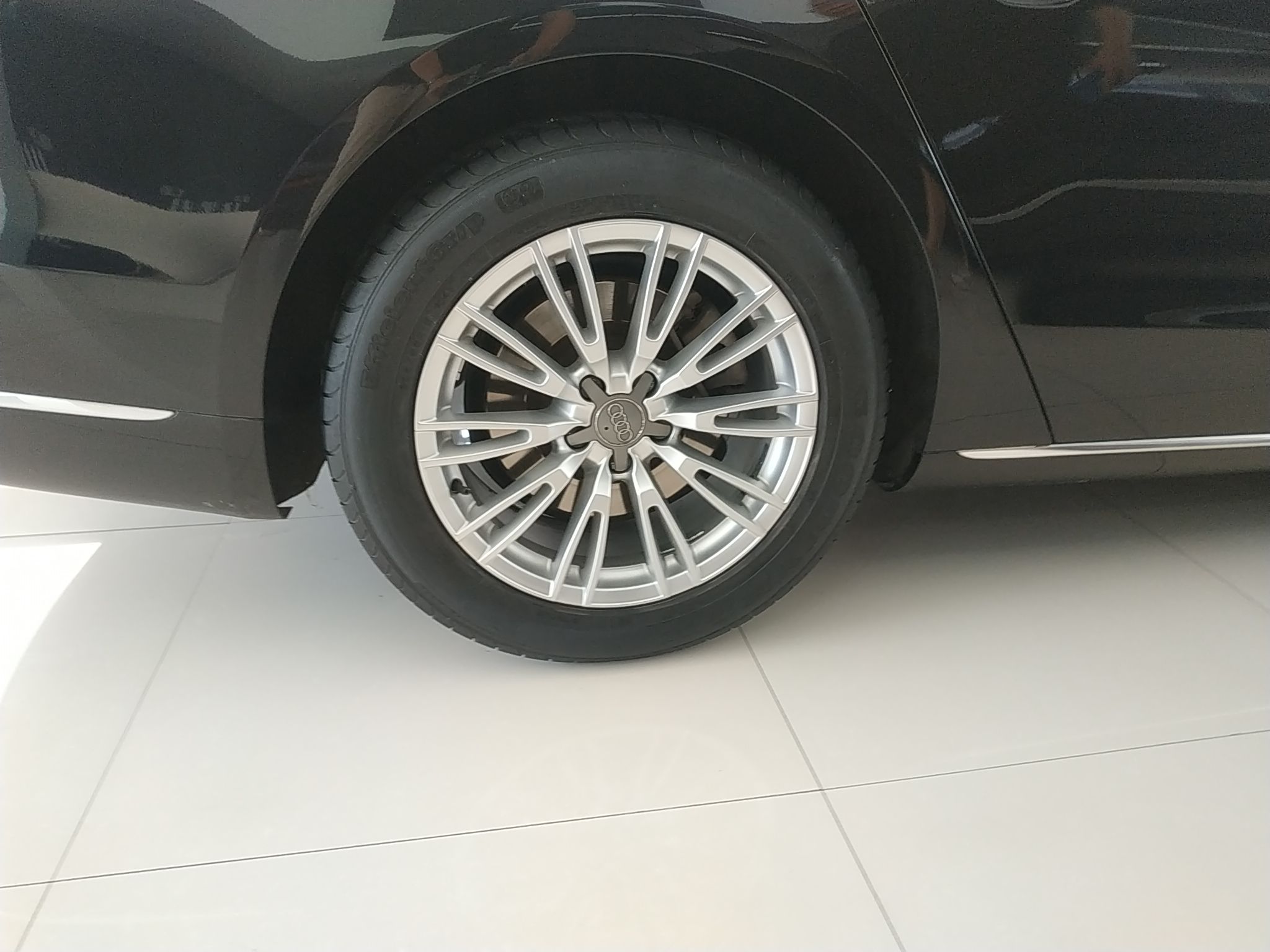 奥迪A8 2014款 A8L 45 TFSI quattro舒适型(进口)