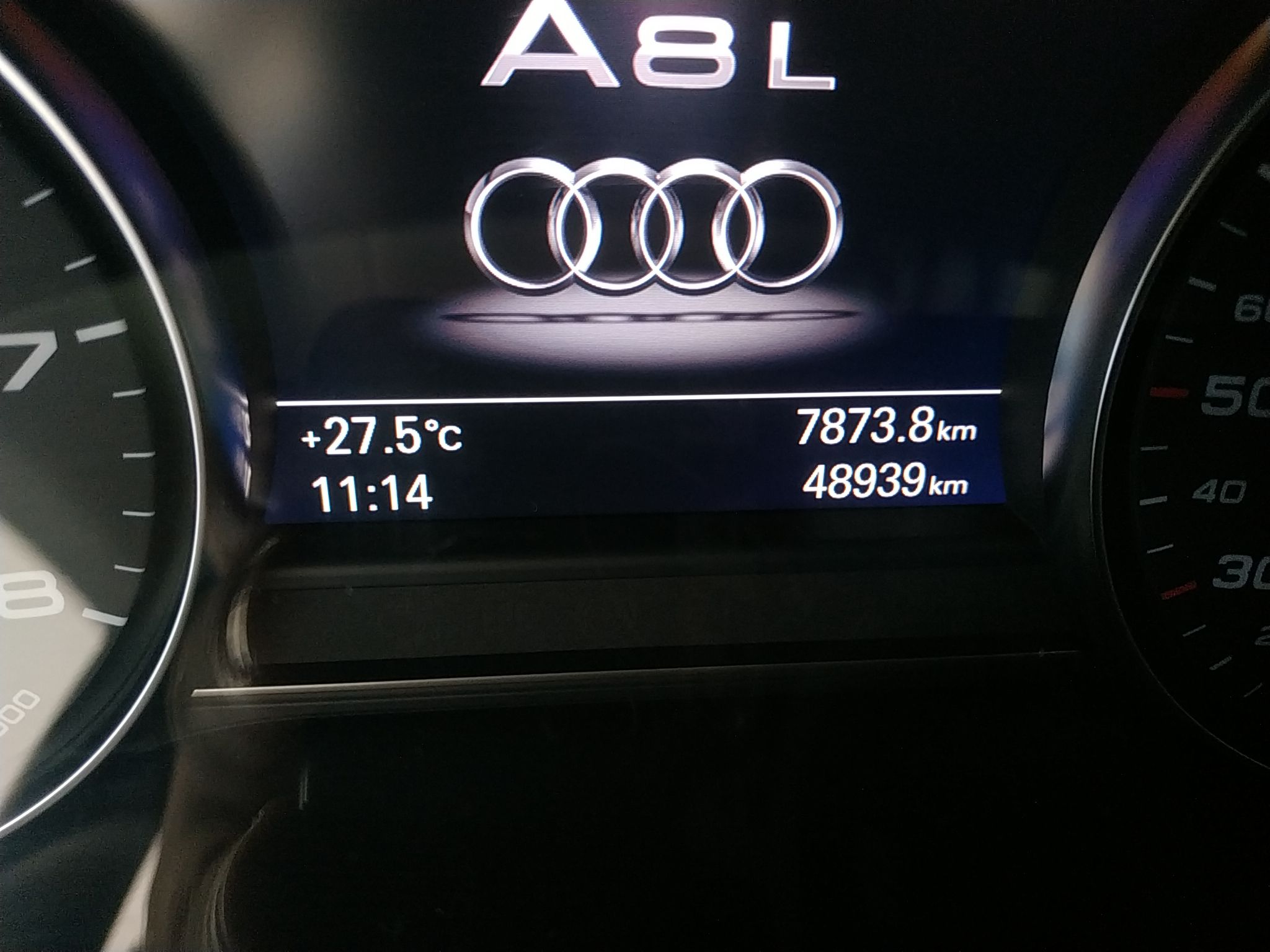 奥迪A8 2014款 A8L 45 TFSI quattro舒适型(进口)