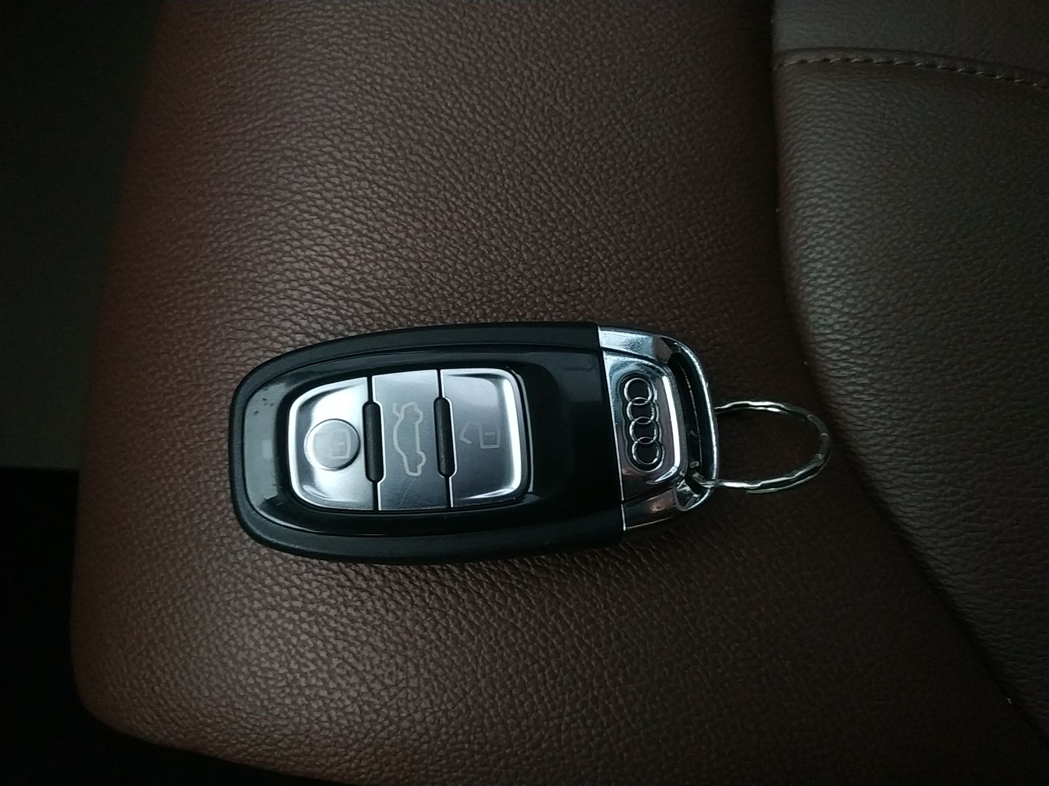 奥迪A8 2014款 A8L 45 TFSI quattro舒适型(进口)